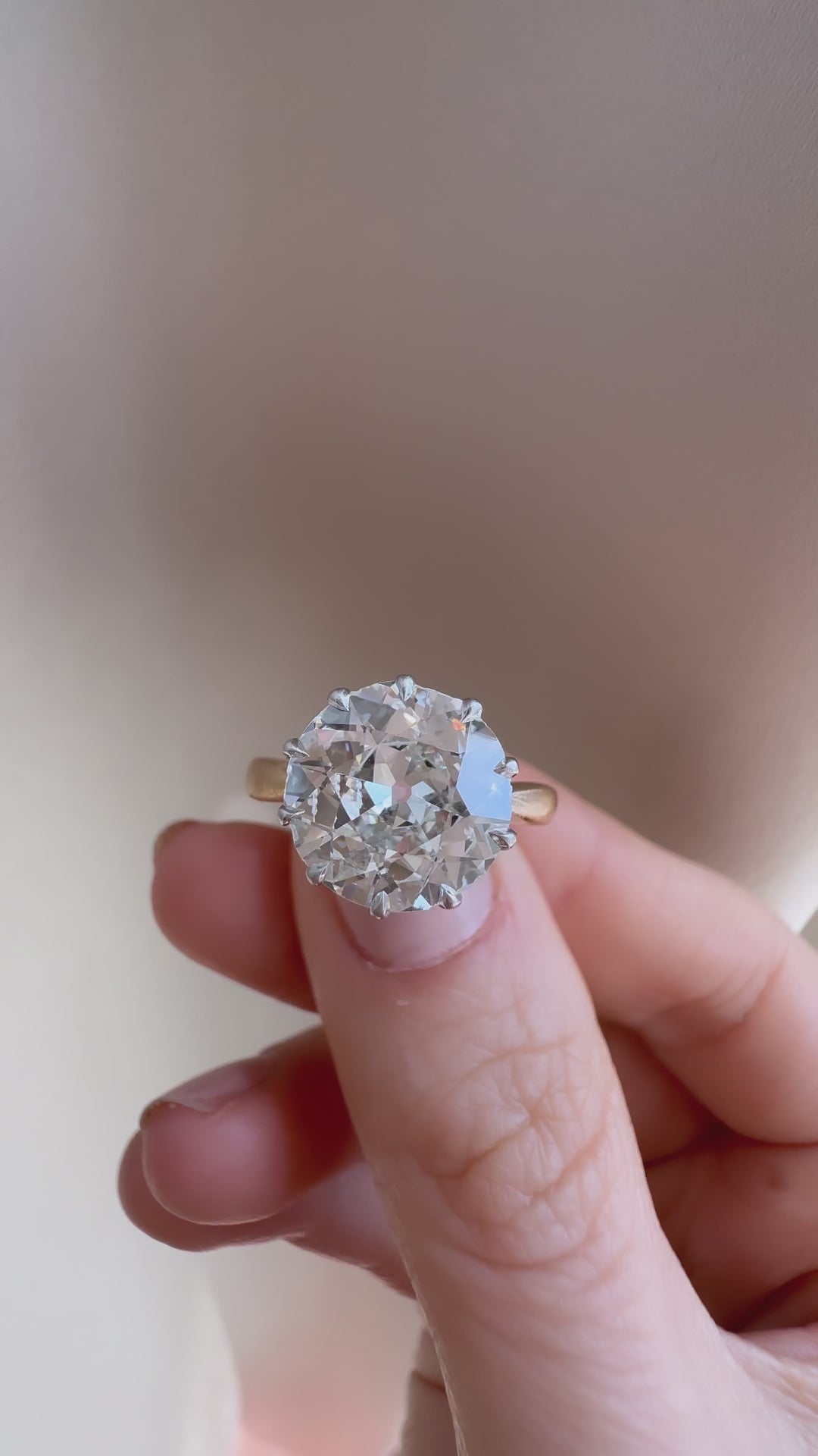 j-k-l color, vs clarity diamond in two-tone setting