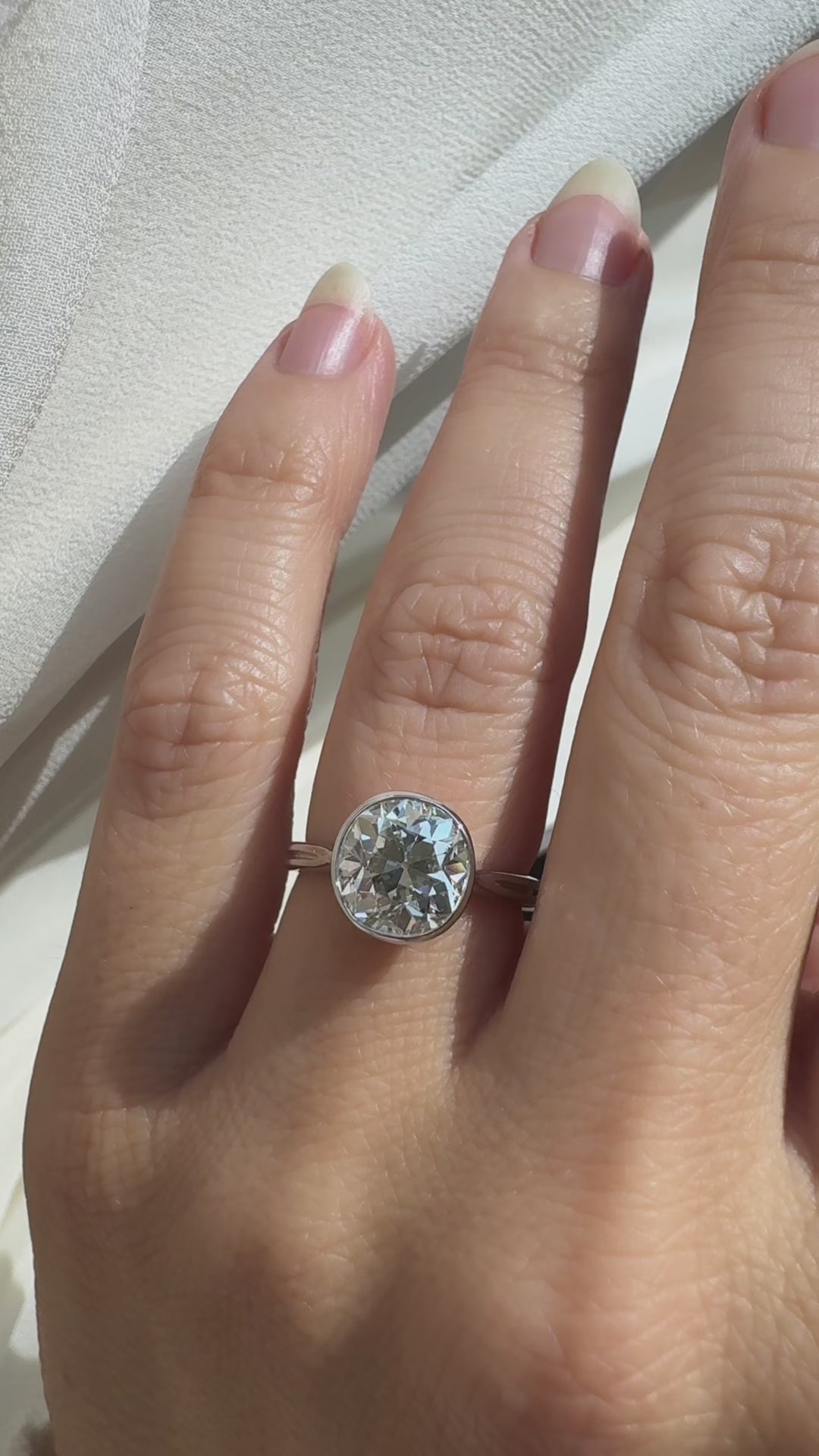 g-h-i color, vs clarity diamond in platinum setting