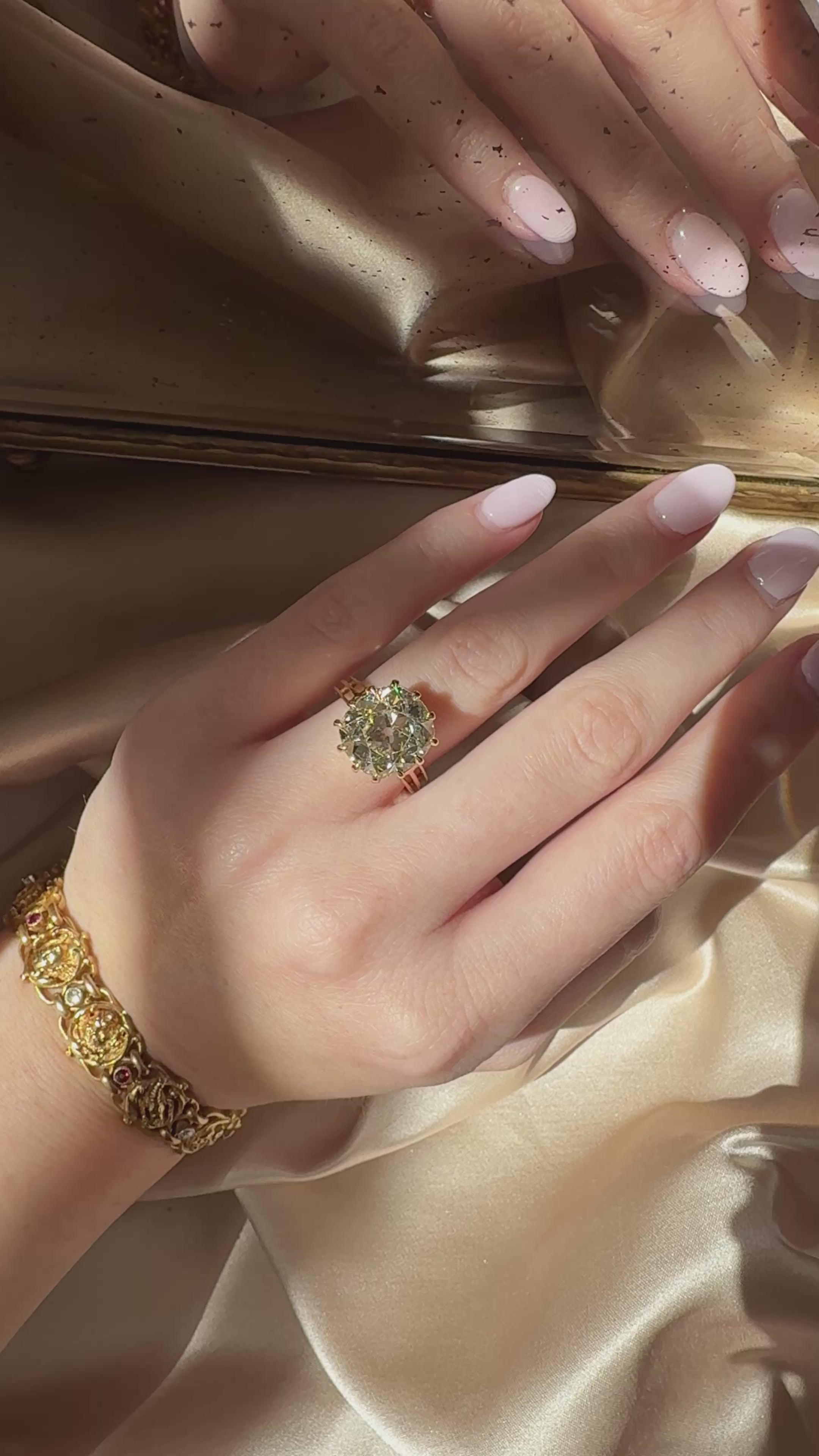 m-z color, si-i clarity diamond in yellow gold setting