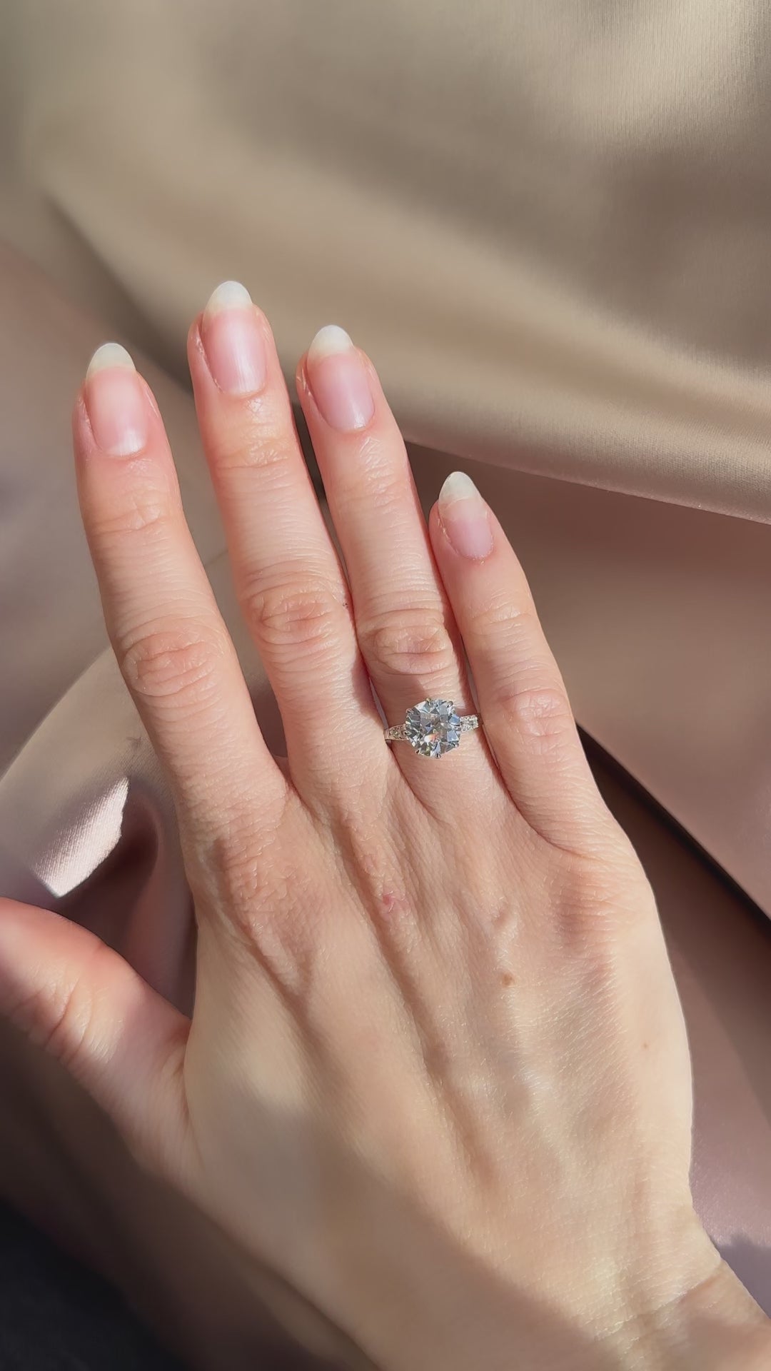 g-h-i color, vs clarity diamond in platinum setting