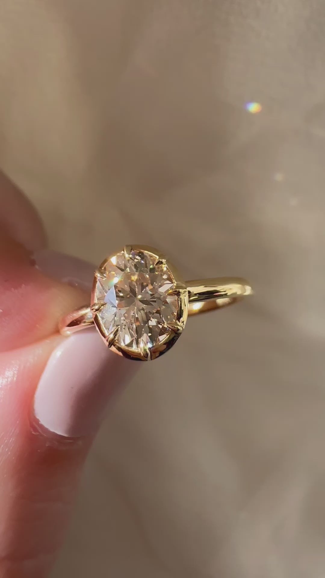 m-z color, si-i clarity diamond in yellow gold setting