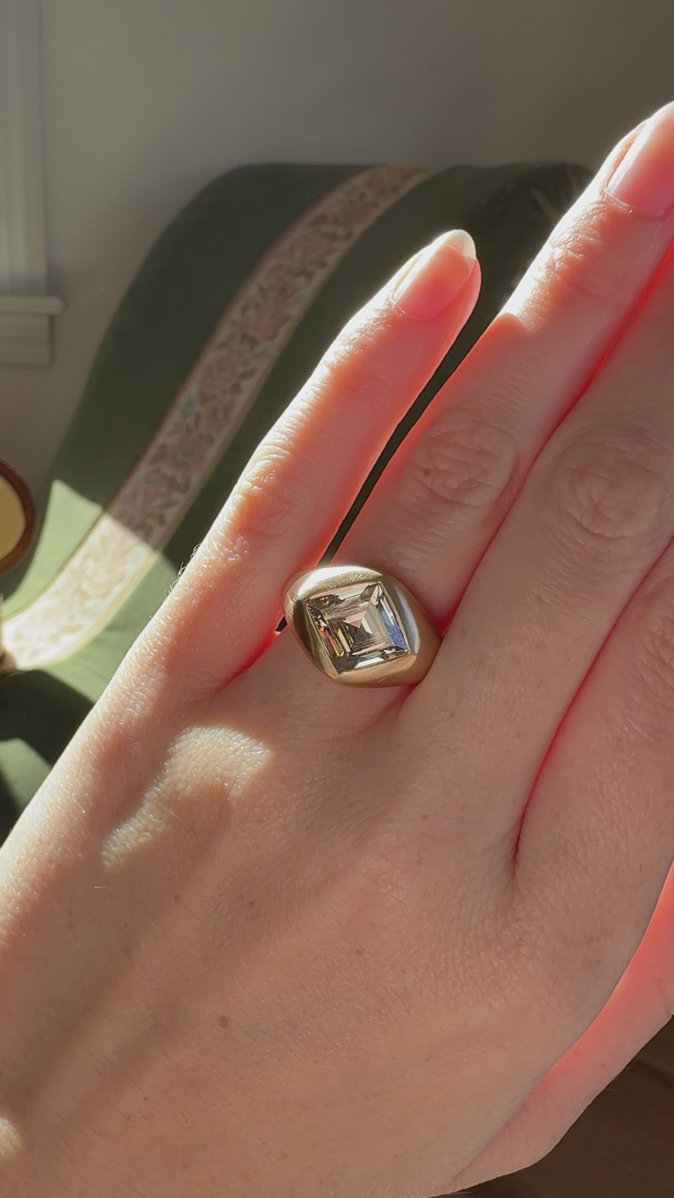 Champagne Lozenge Step Cut Diamond in Chunky Gold Setting – Andria