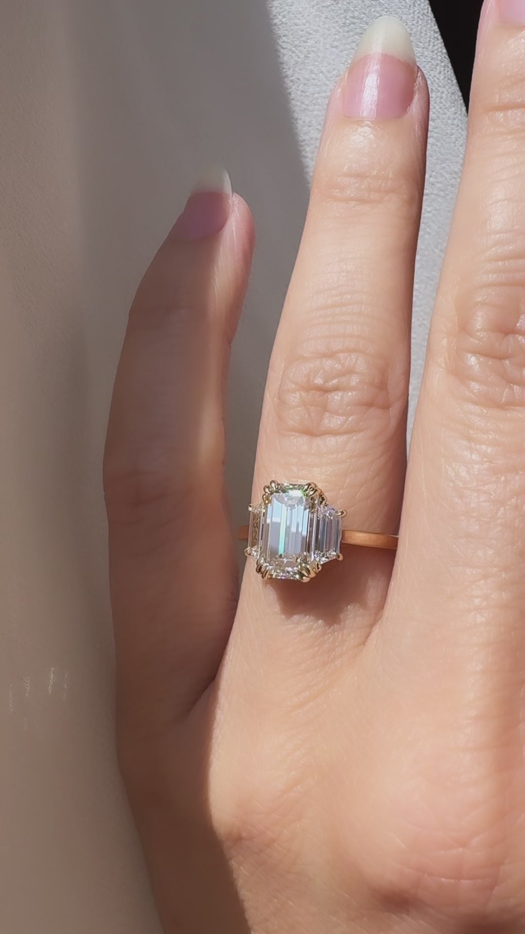 m-z color, vvs clarity diamond in yellow gold setting