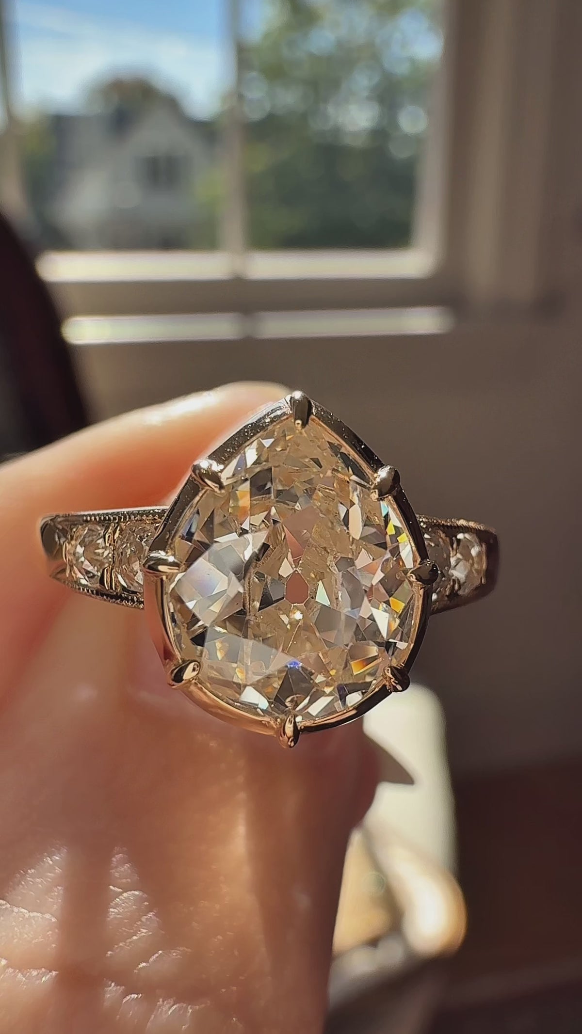 Pear cut diamond Engagement Rings
