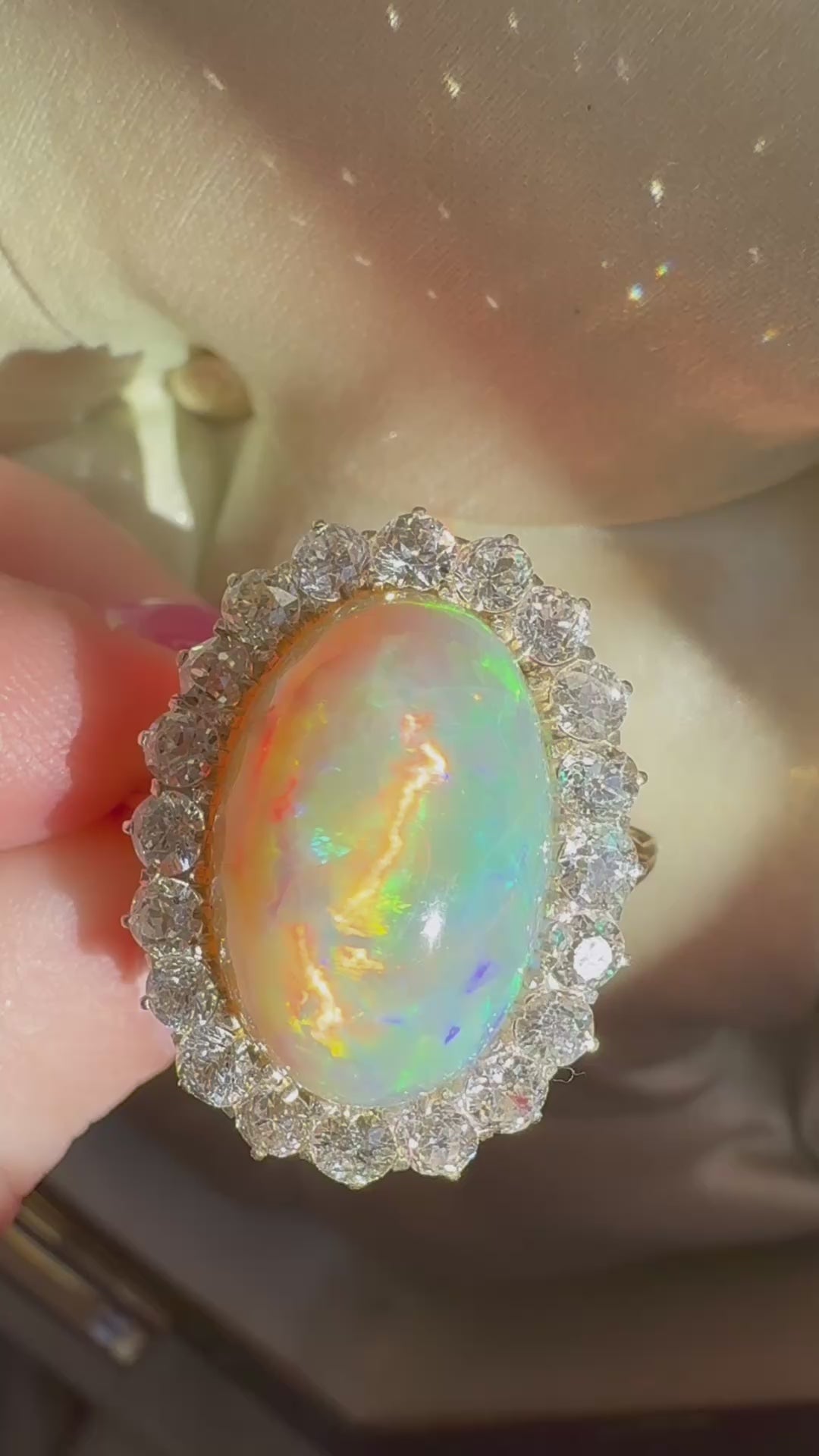 g-h-i color, vs clarity diamond in yellow gold setting