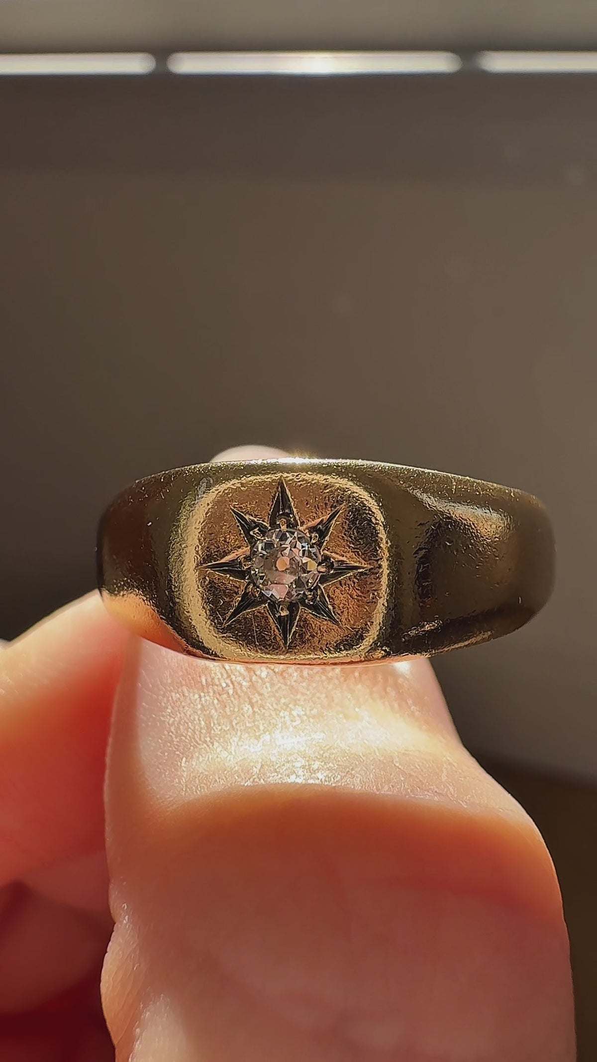 j-k-l color, si-i clarity diamond in yellow gold setting
