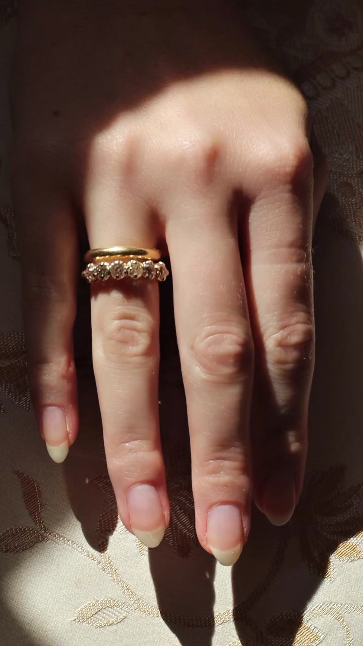 m-z color, vs clarity diamond in yellow gold setting