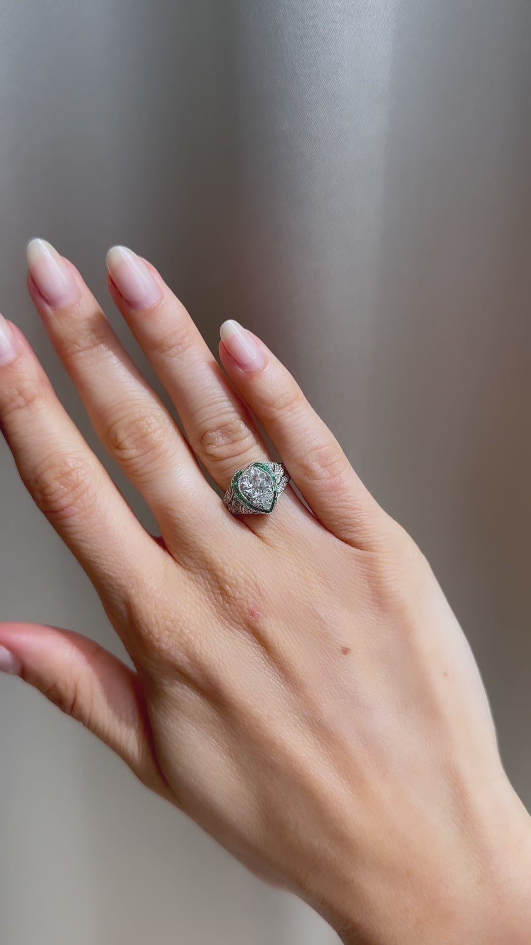 j-k-l color, si-i clarity in platinum setting