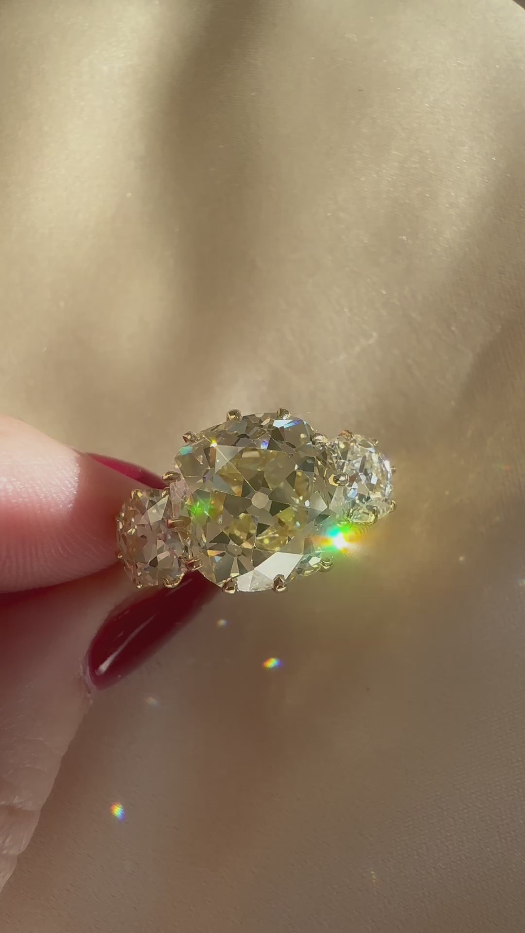 m-z color, vs clarity diamond in yellow gold setting