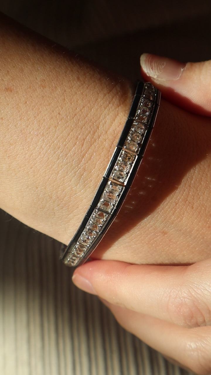 g-h-i color, si-i clarity diamond in platinum setting