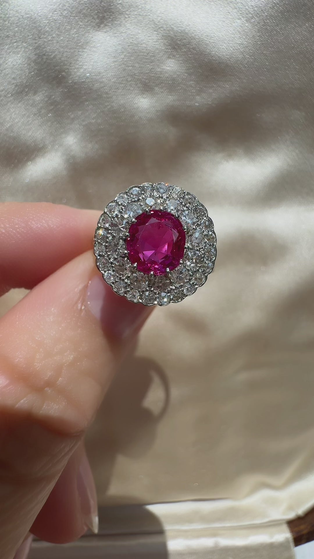 g-h-i color, in two-tone setting