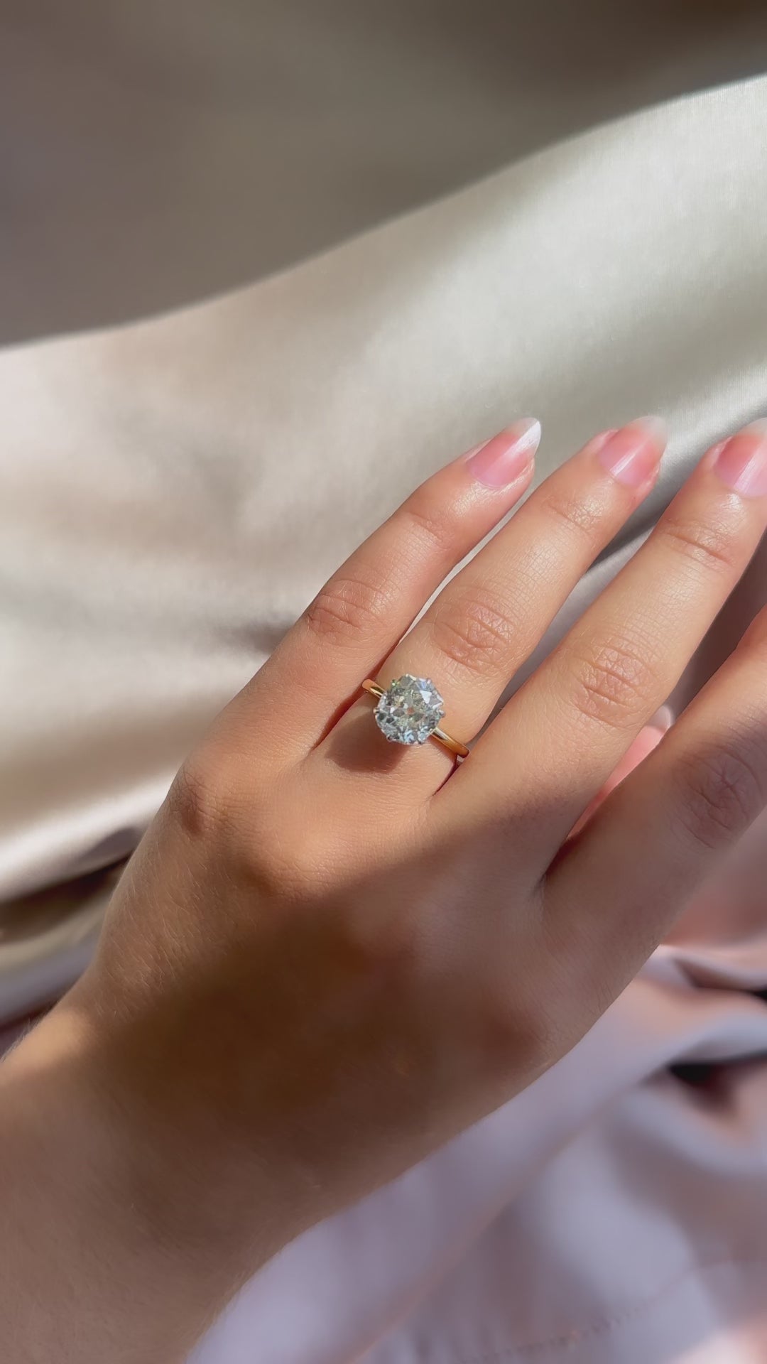 j-k-l color, vs clarity diamond in two-tone setting