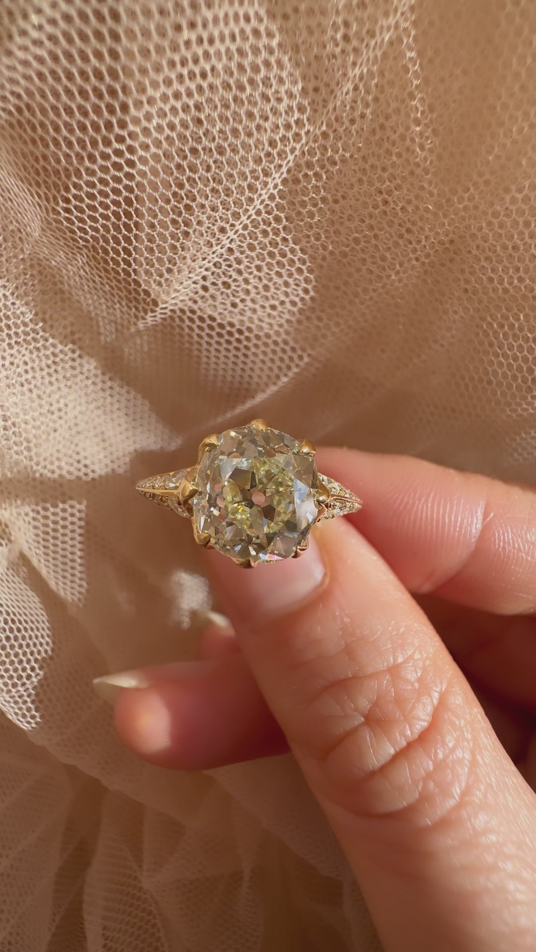 m-z color, vs clarity diamond in yellow gold setting