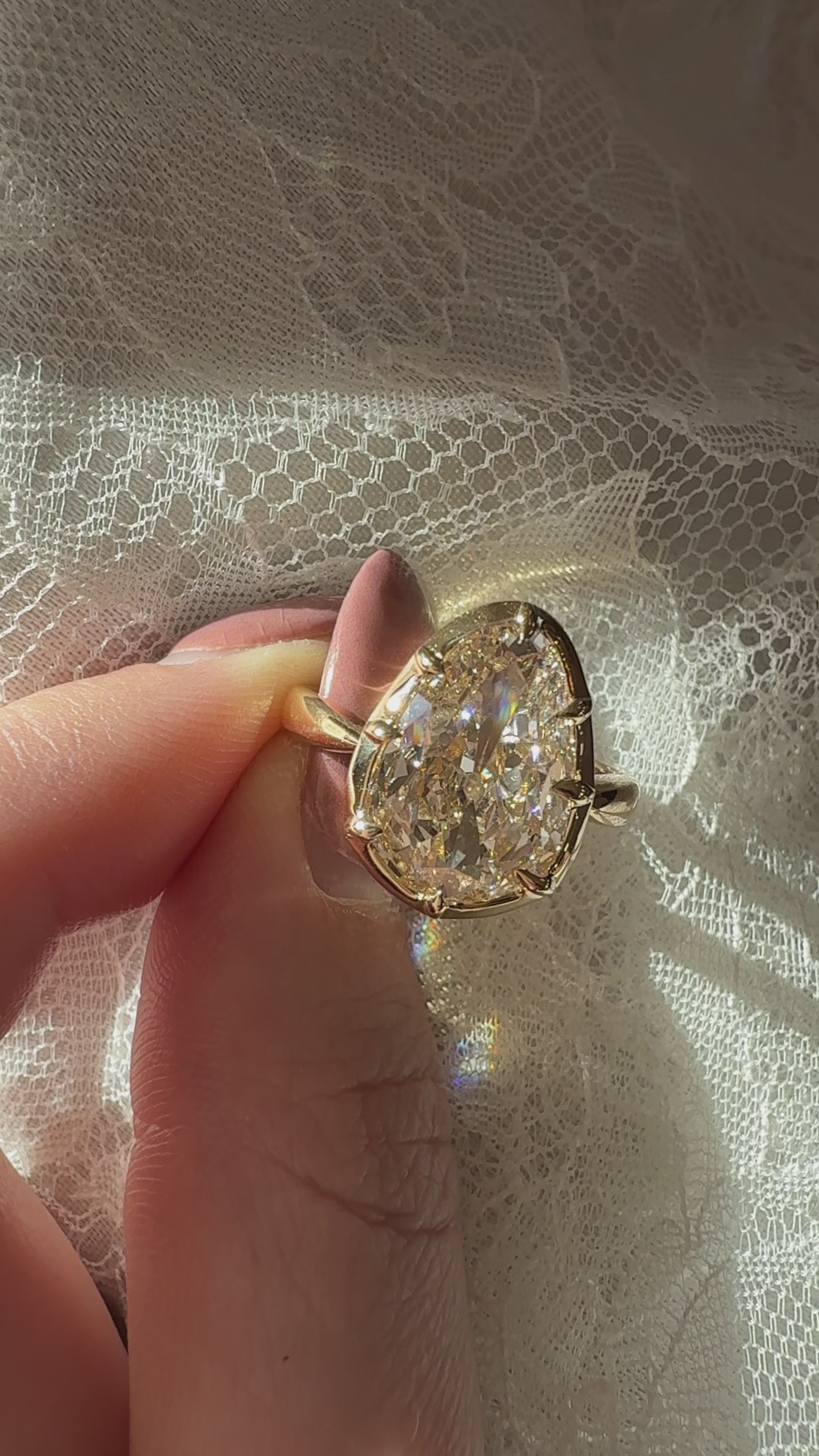 m-z color, vs clarity diamond in yellow gold setting