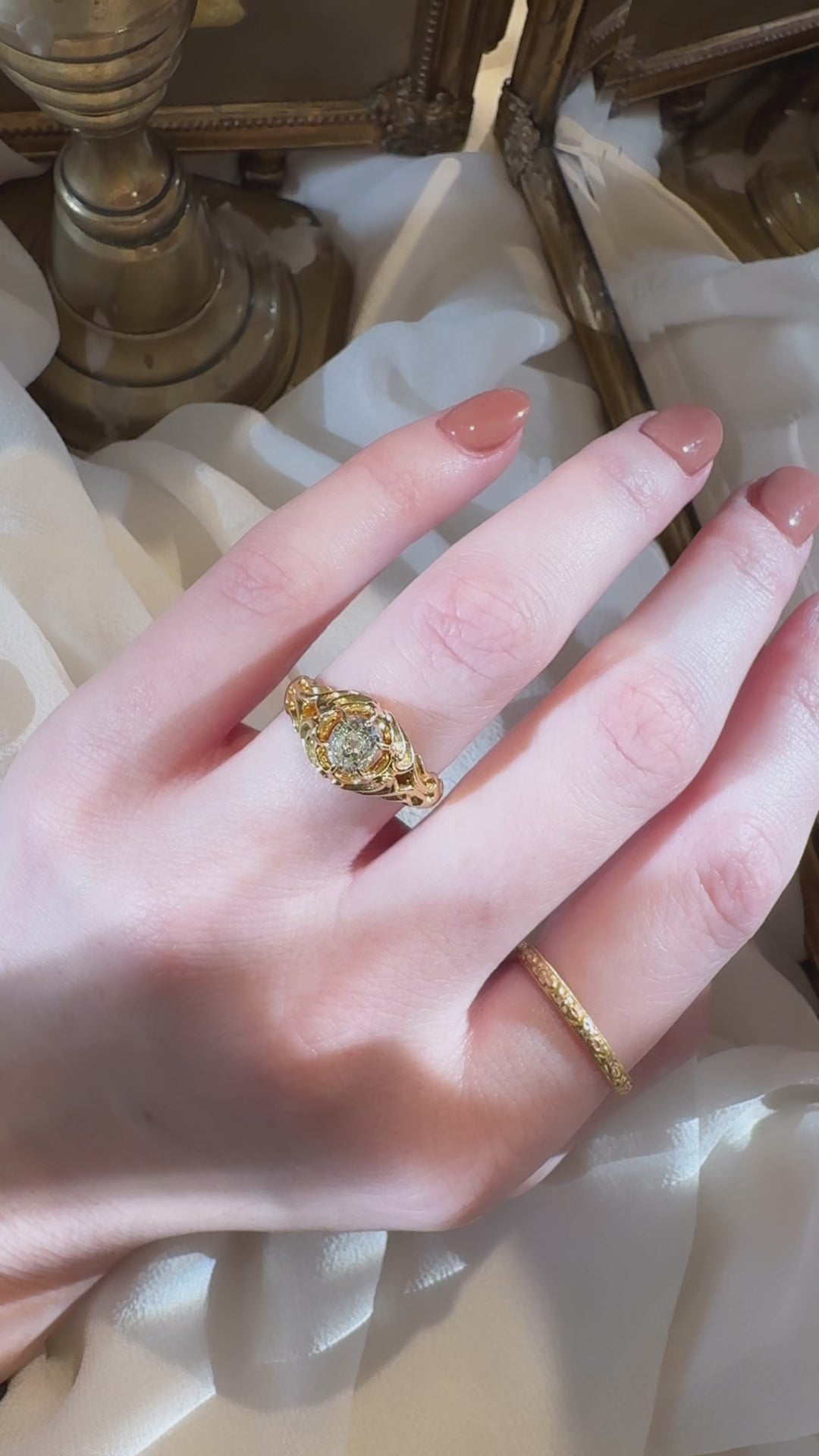 j-k-l color, si-i clarity diamond in yellow gold setting