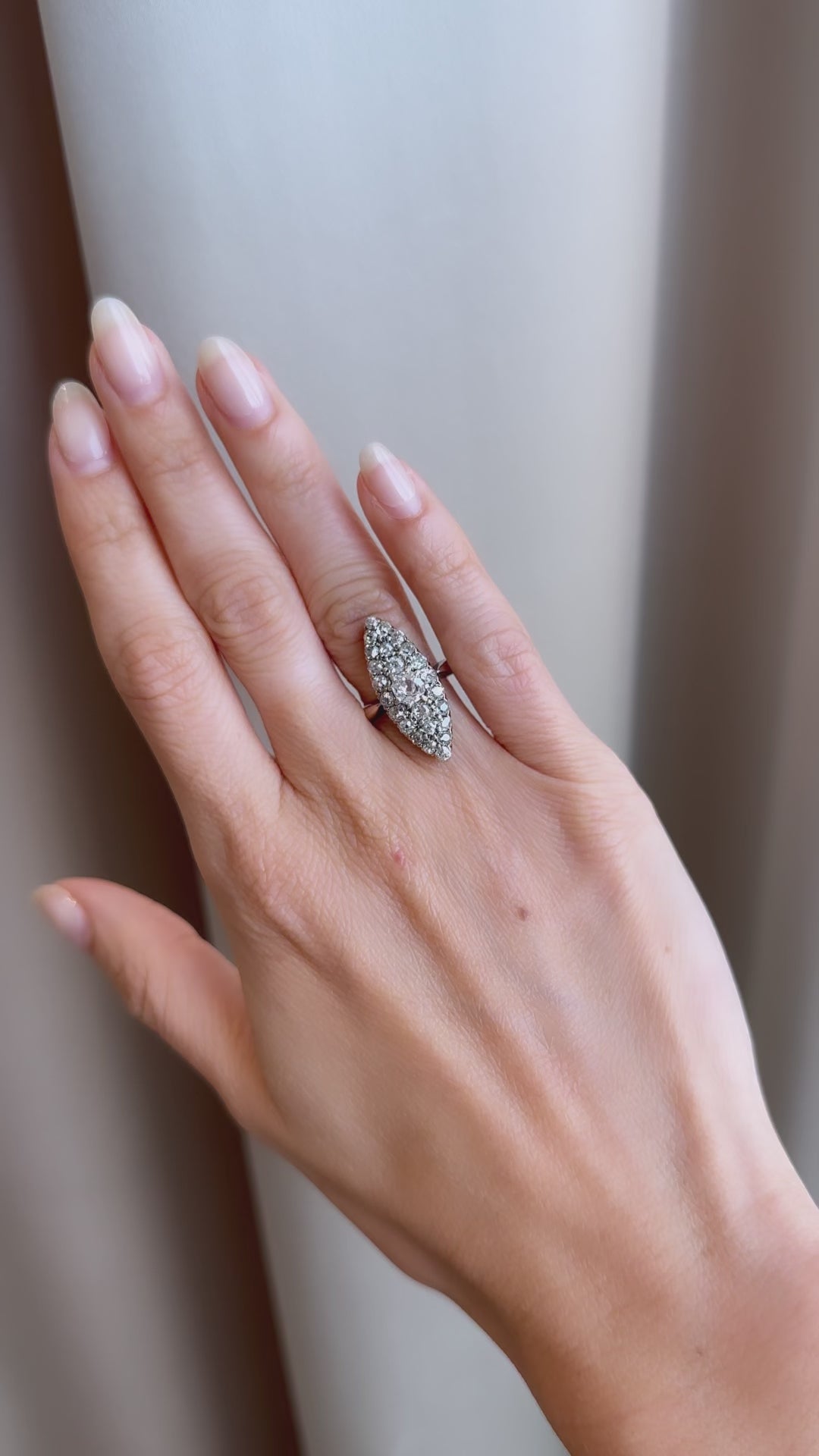 j-k-l color, diamond in yellow gold setting