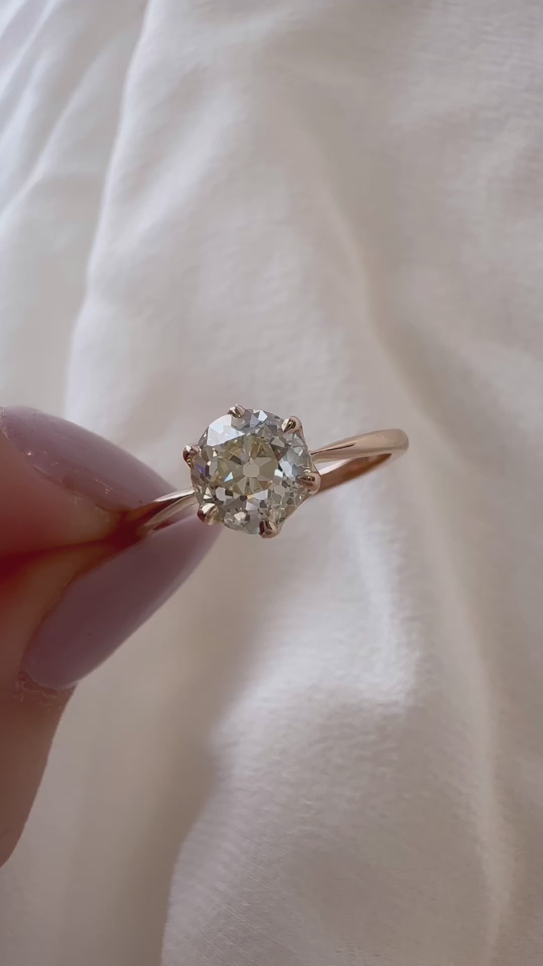 m-z color, si-i clarity diamond in rose gold setting