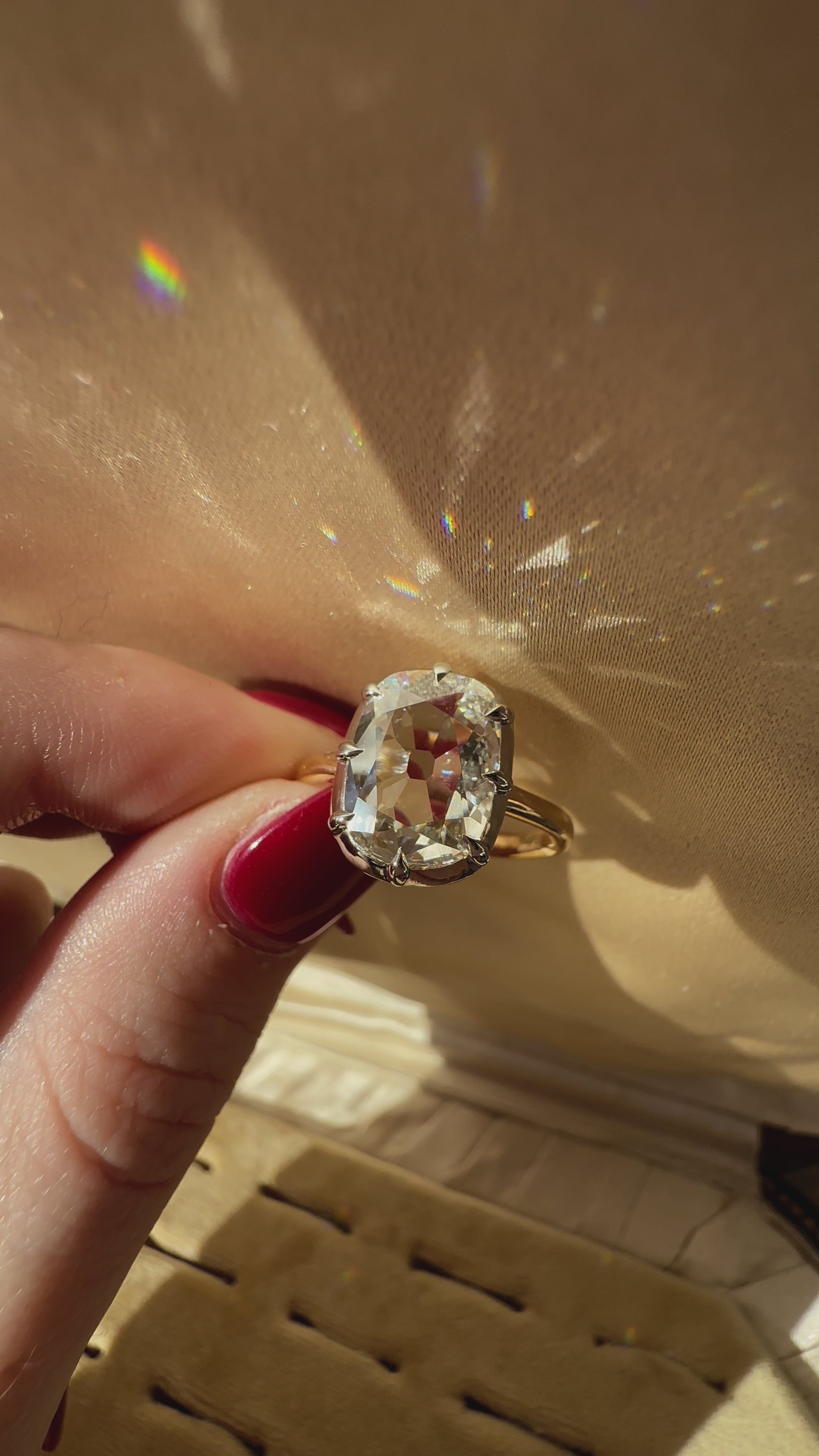 g-h-i color, vs clarity diamond in two-tone setting