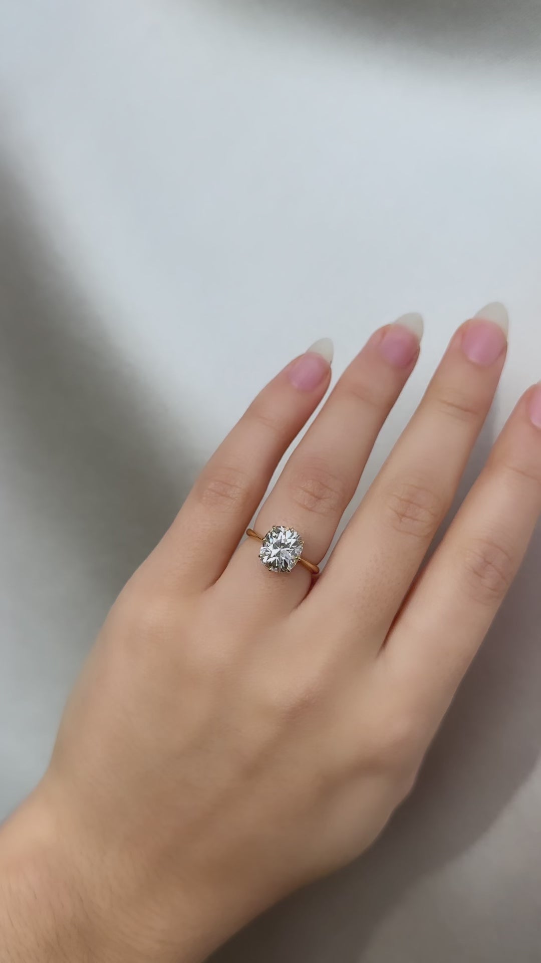 m-z color, vs clarity diamond in yellow gold setting