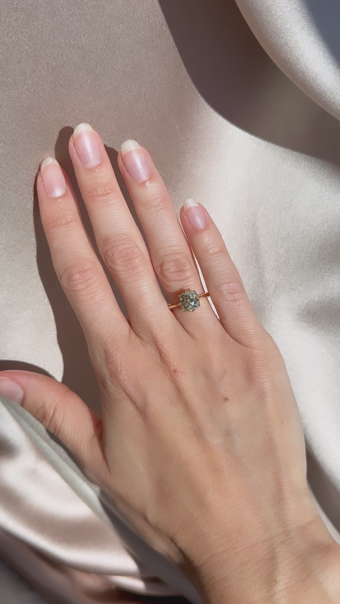 m-z color, vs clarity diamond in yellow gold setting