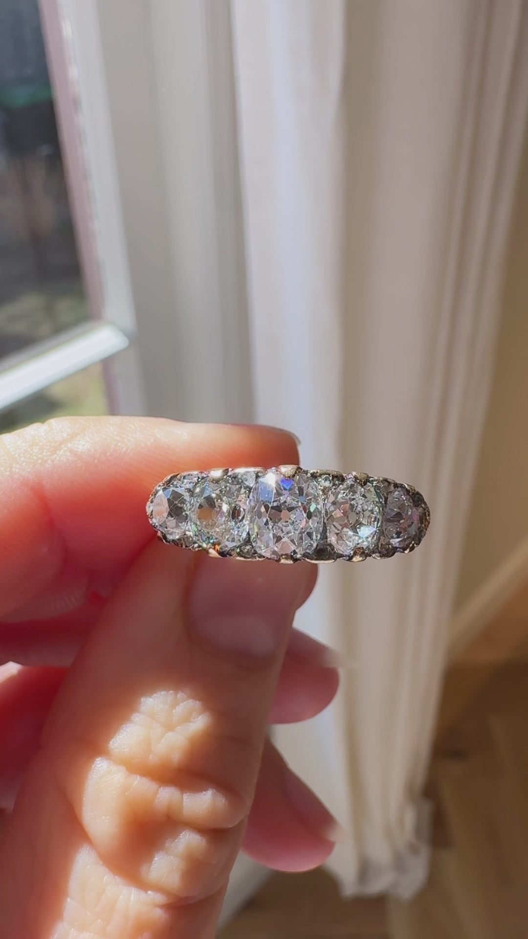 g-h-i color, vs clarity diamond in yellow gold setting