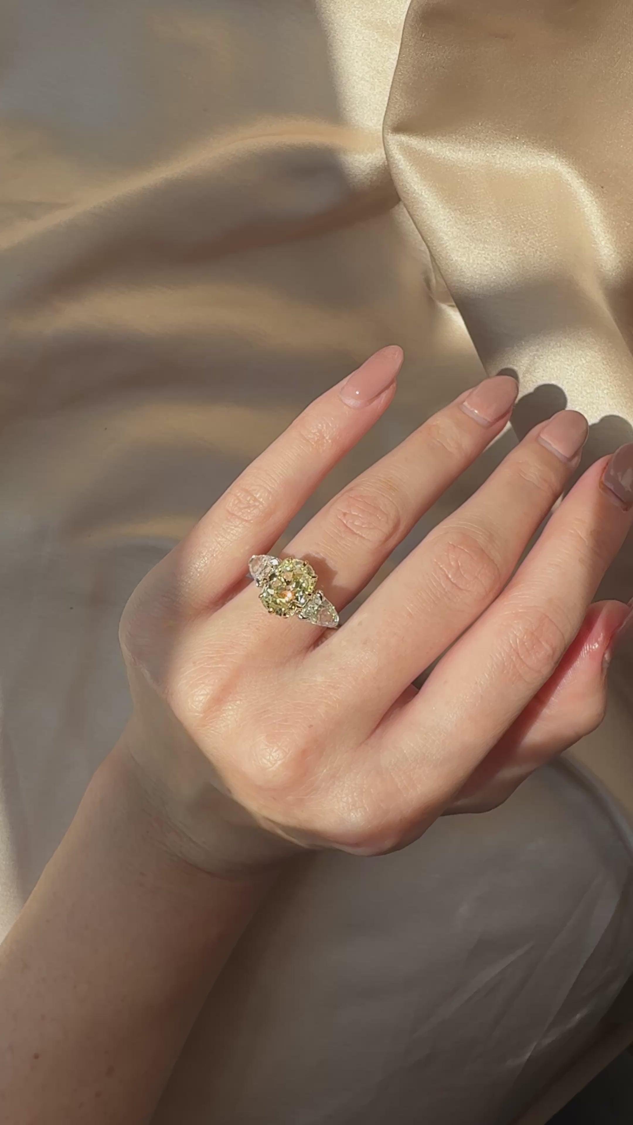 fancy color, si-i clarity diamond rings in two-tone setting