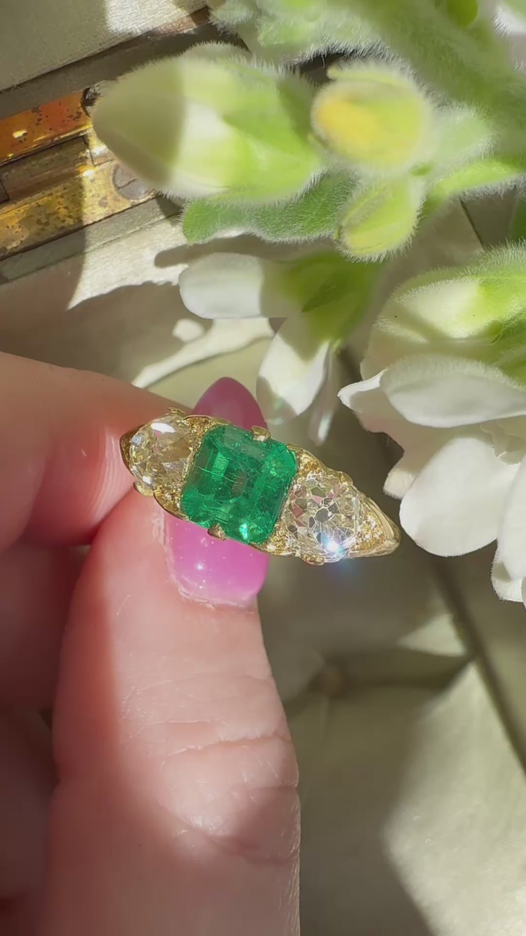 j-k-l color, diamond in yellow gold setting