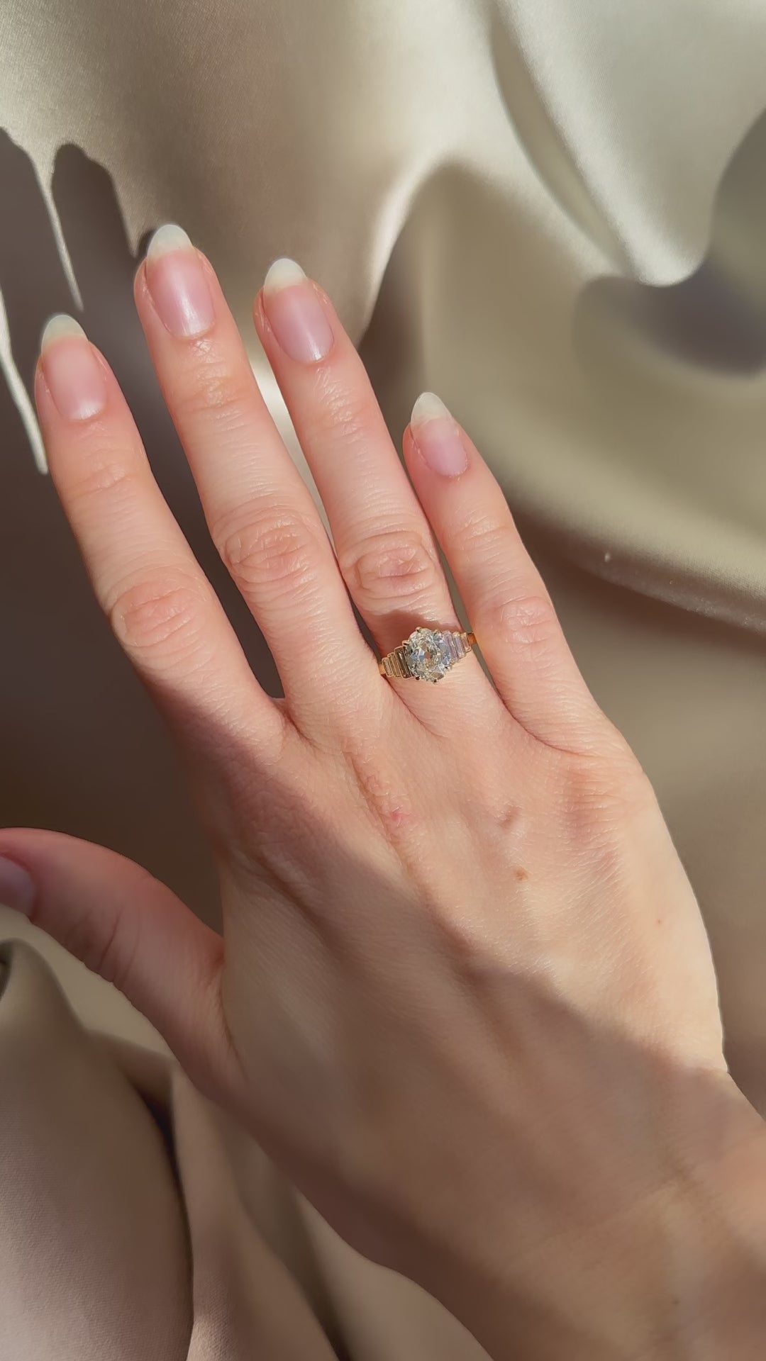 g-h-i color, si-i clarity diamond in yellow gold setting