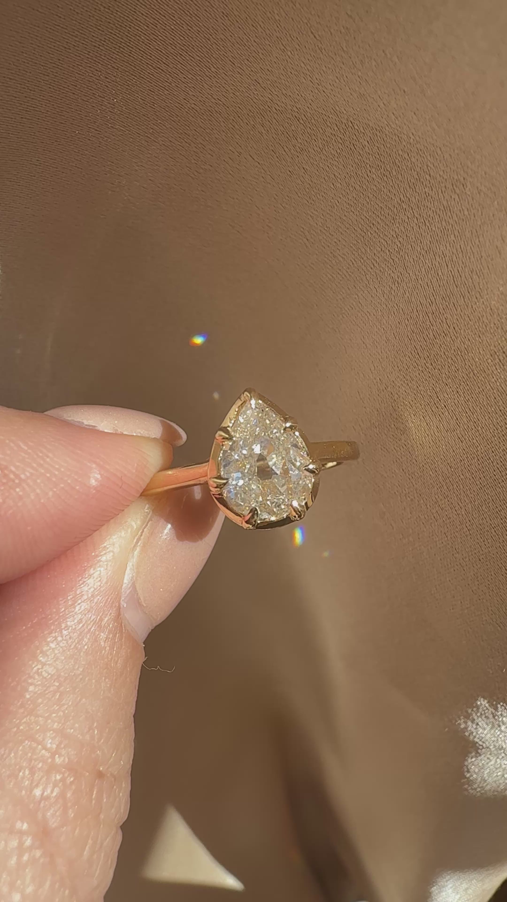 j-k-l color, si-i clarity diamond rings in yellow gold setting