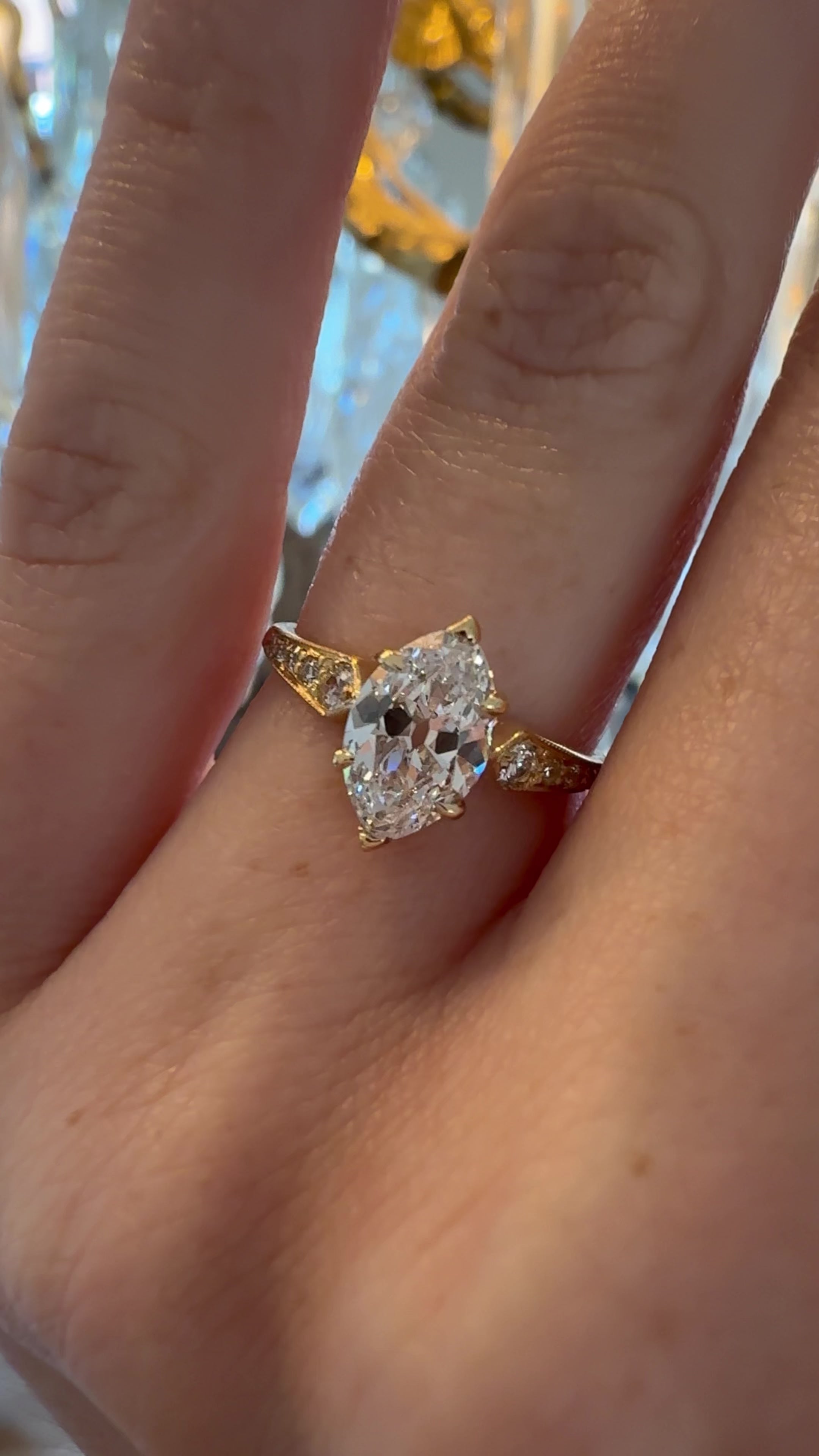 Solitaire Marquise/Oval cut diamond Rings