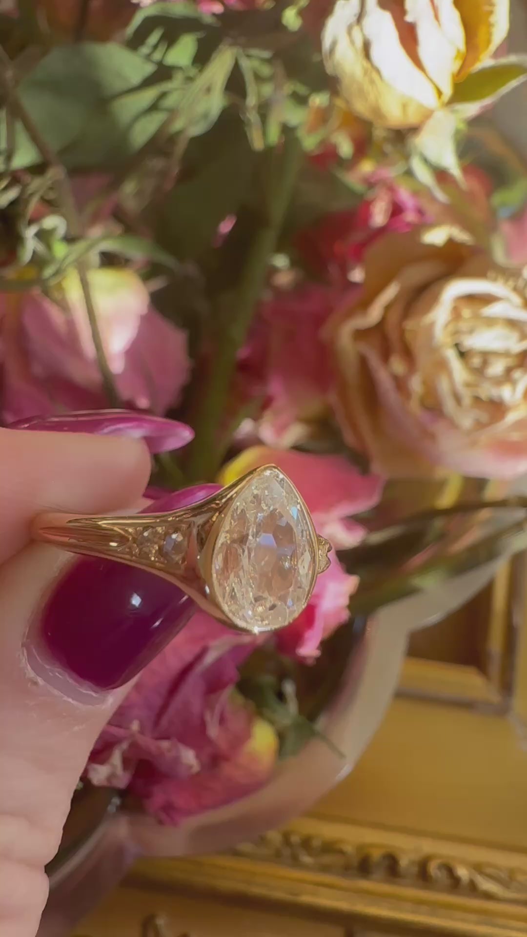 j-k-l color, si-i clarity diamond in yellow gold setting