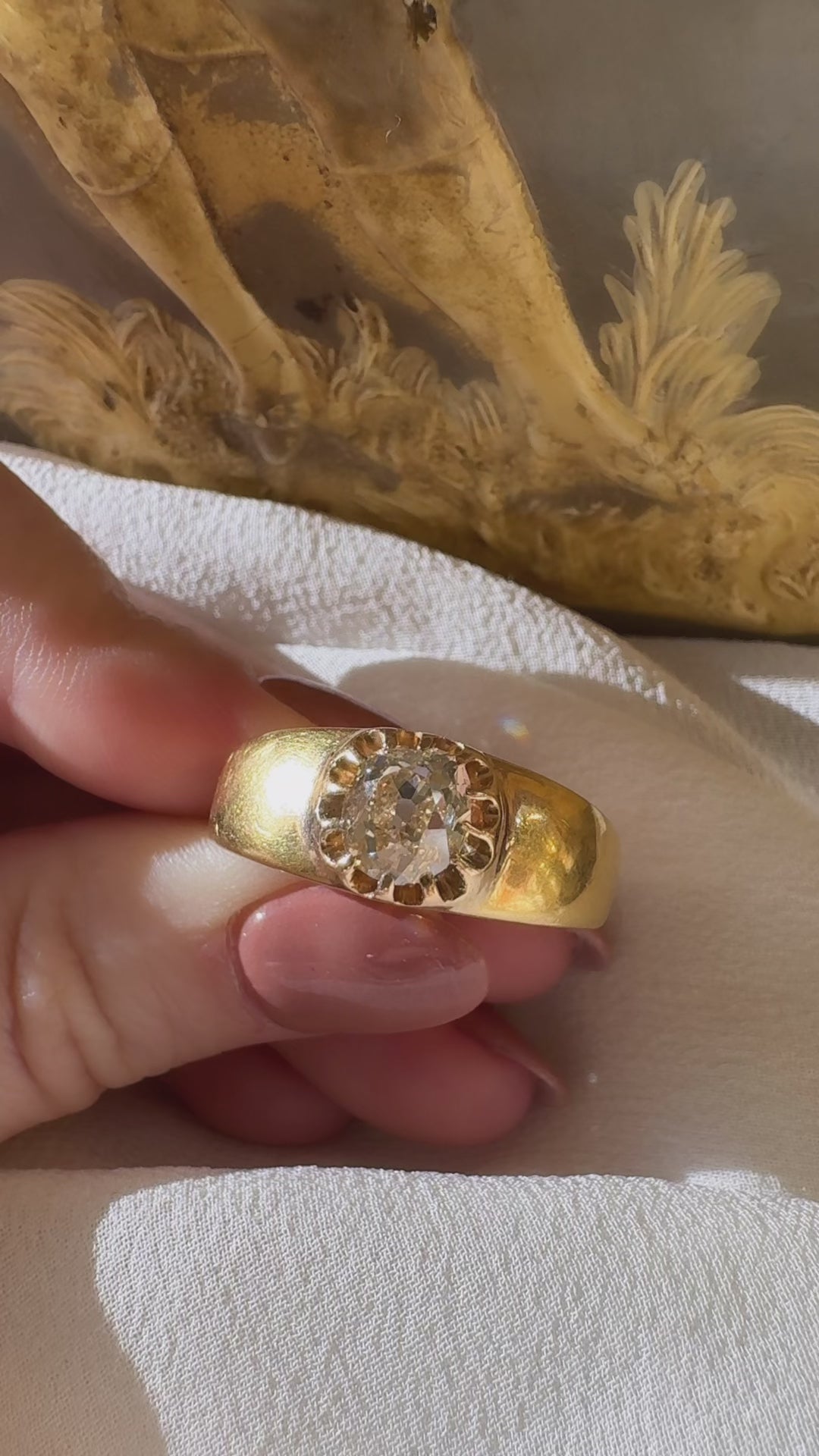 m-z color, si-i clarity diamond in yellow gold setting