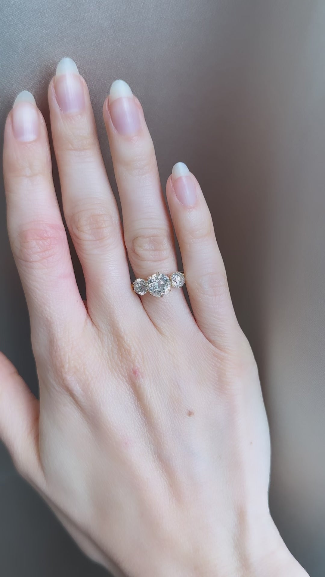 j-k-l color, si-i clarity diamond in yellow gold setting