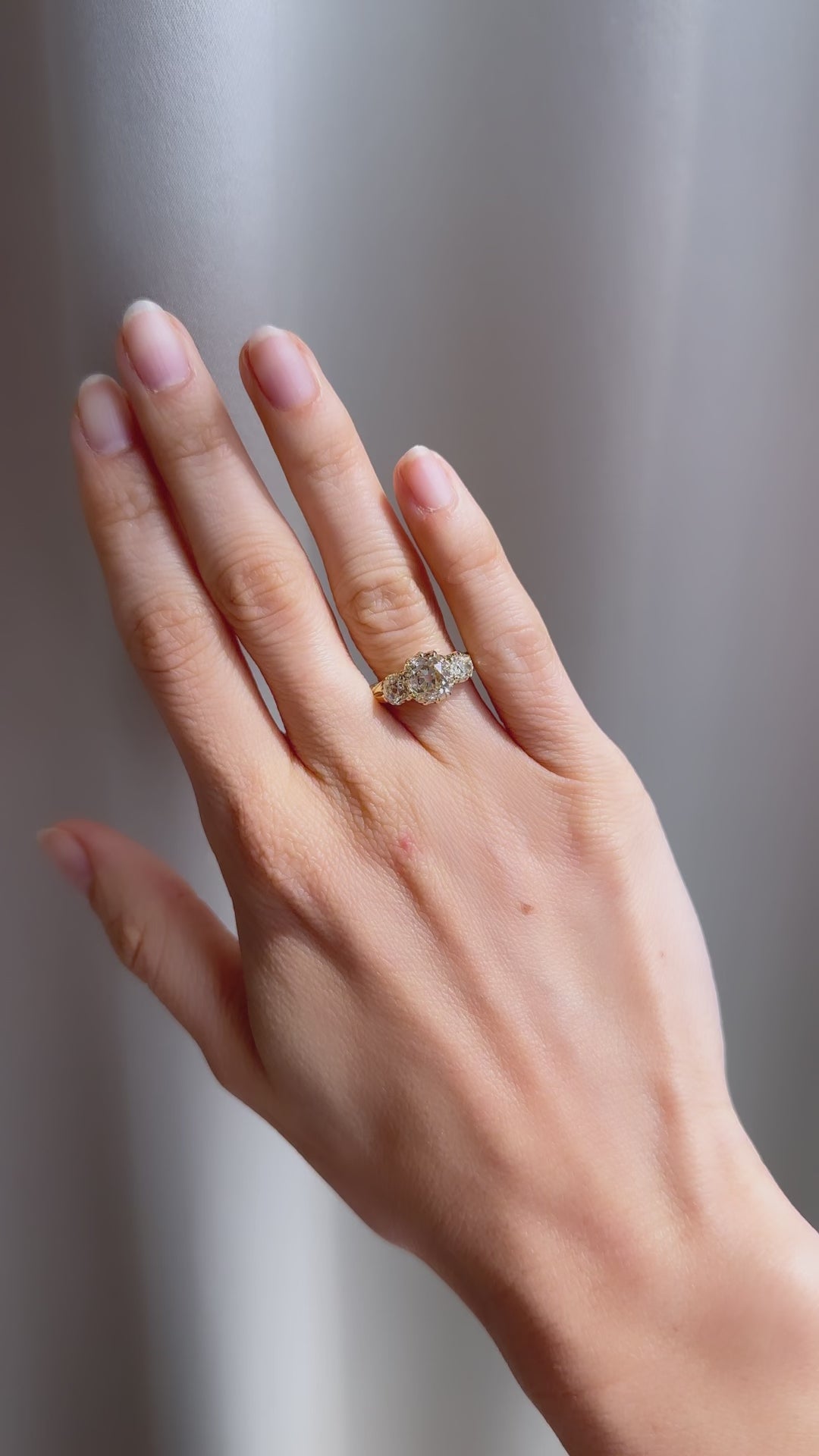 fancy color, si-i clarity diamond in yellow gold setting