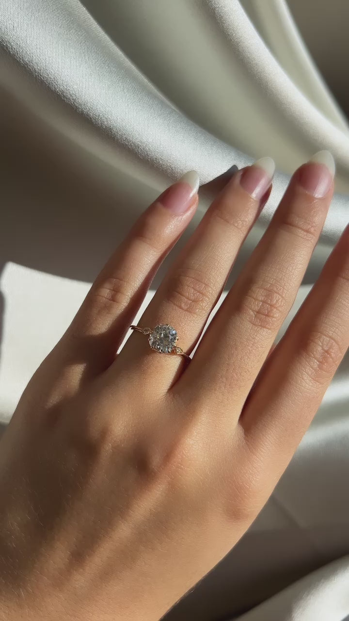 j-k-l color, si-i clarity diamond in yellow gold setting