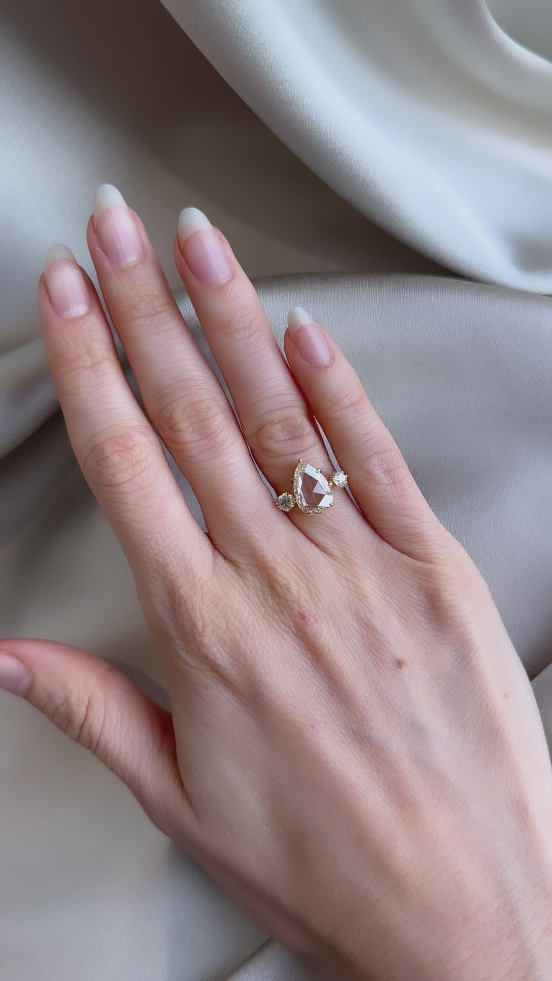 m-z color, si-i clarity diamond in yellow gold setting