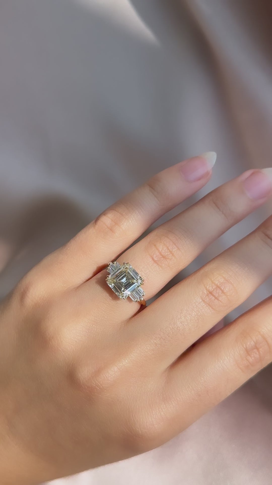 m-z color, vs clarity diamond in yellow gold setting