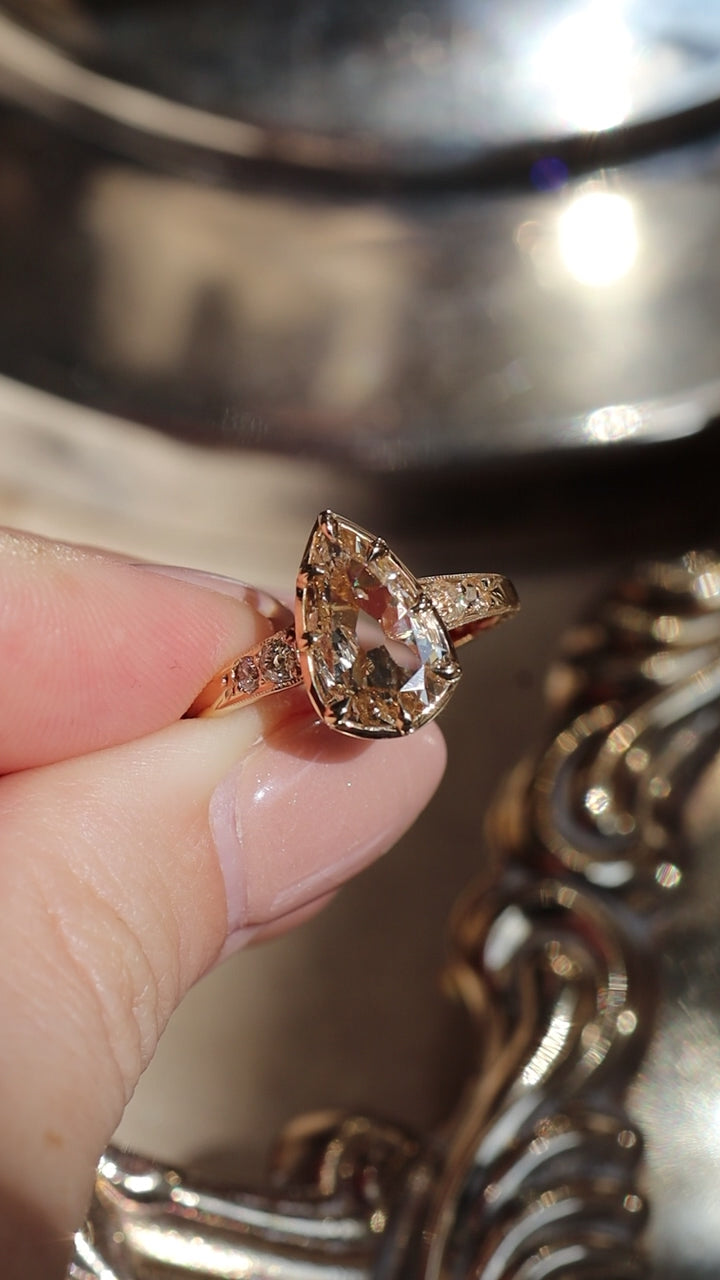 m-z color, si-i clarity diamond rings in yellow gold setting