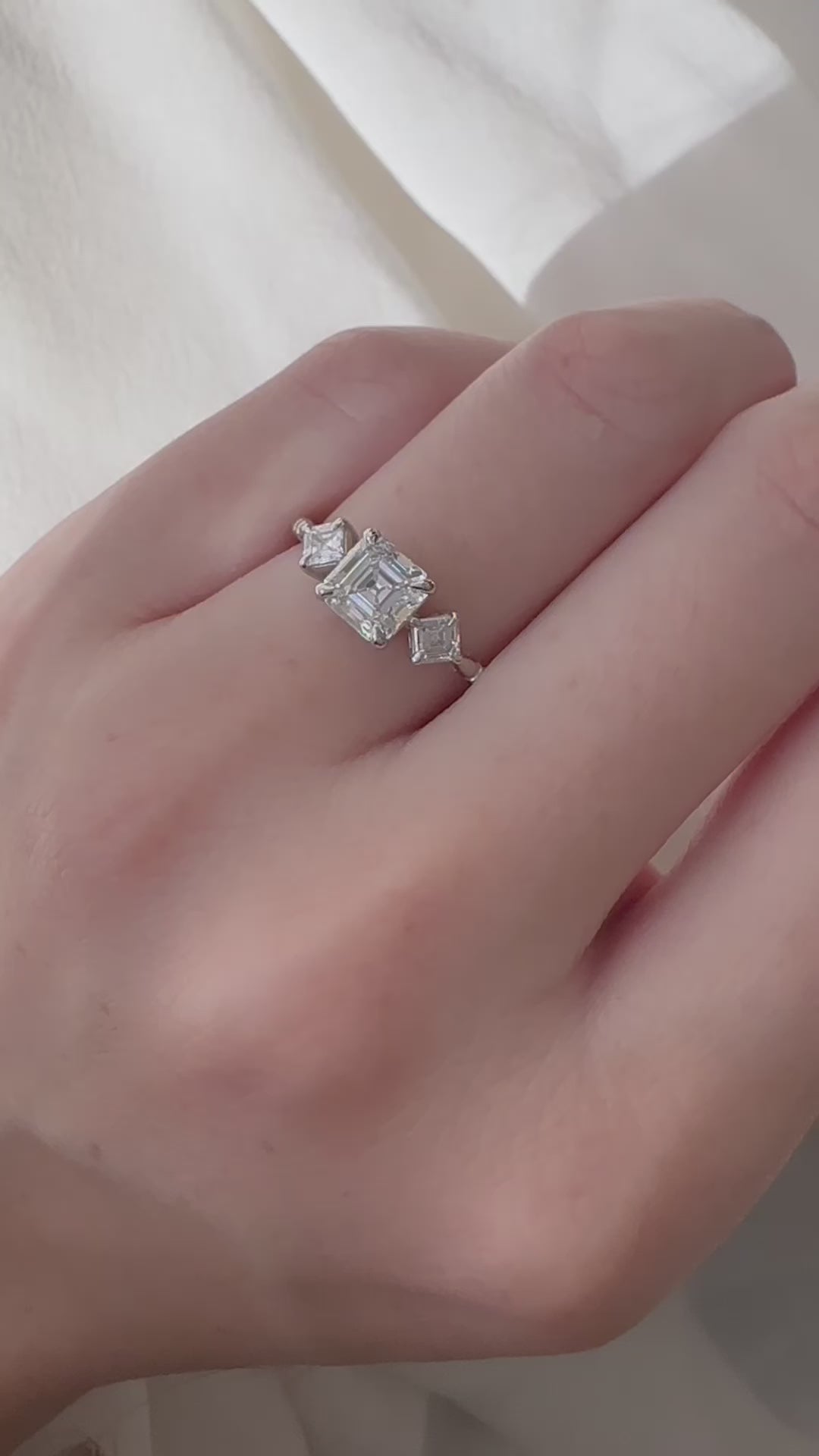 d-e-f color, vvs clarity diamond in platinum setting