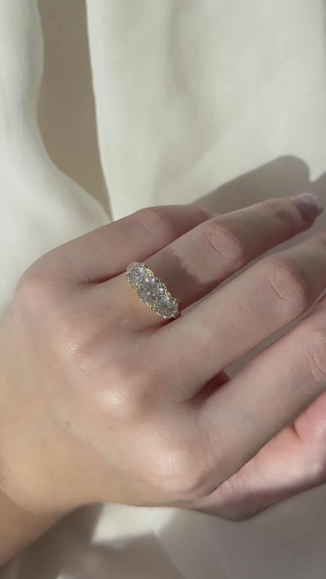 g-h-i color, vs clarity diamond in yellow gold setting