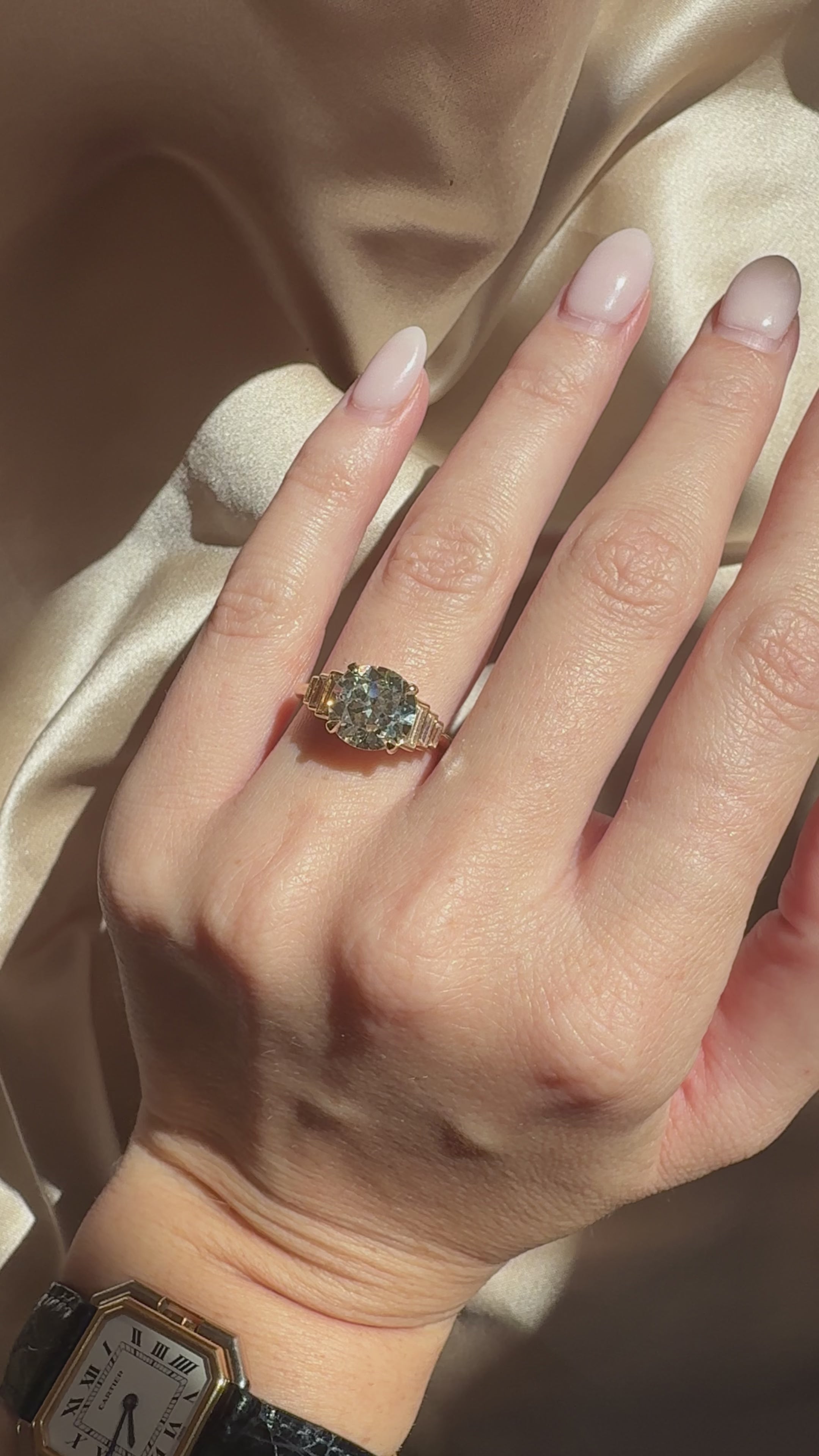 m-z color, si-i clarity diamond in yellow gold setting