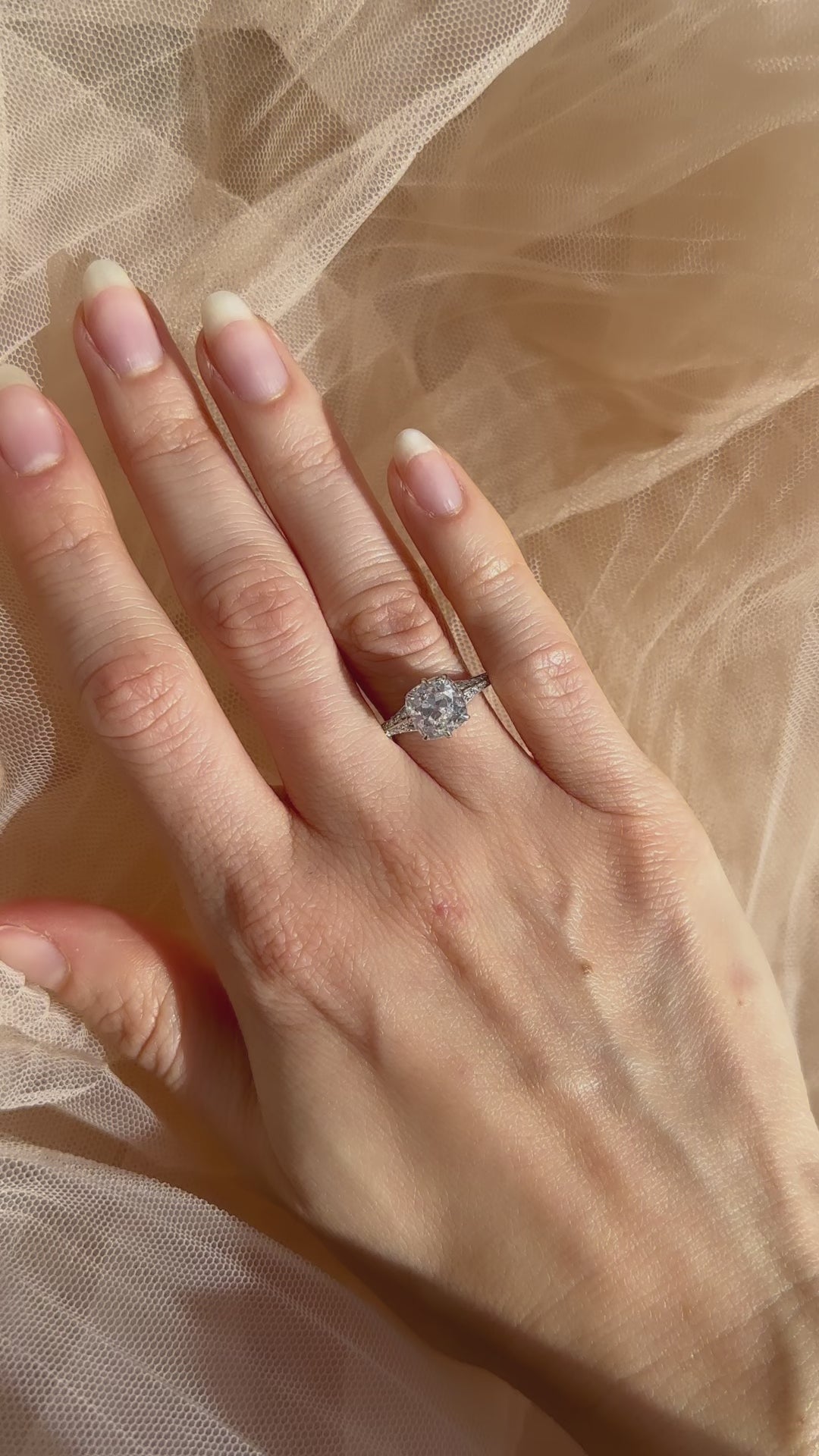 d-e-f color, vs clarity diamond in platinum setting