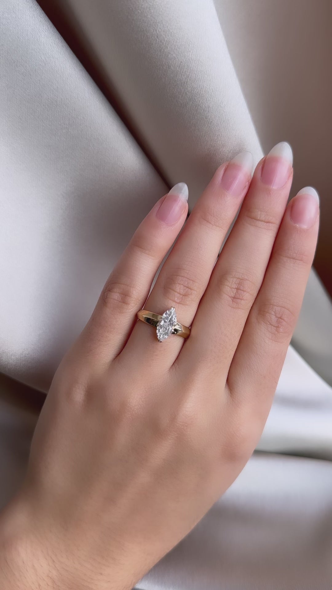 m-z color, si-i clarity diamond in yellow gold setting