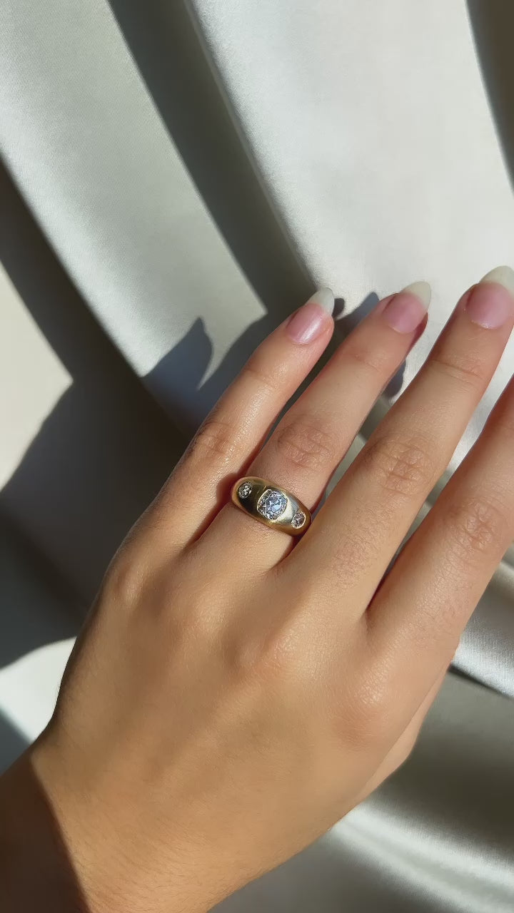 j-k-l color, si-i clarity diamond in yellow gold setting