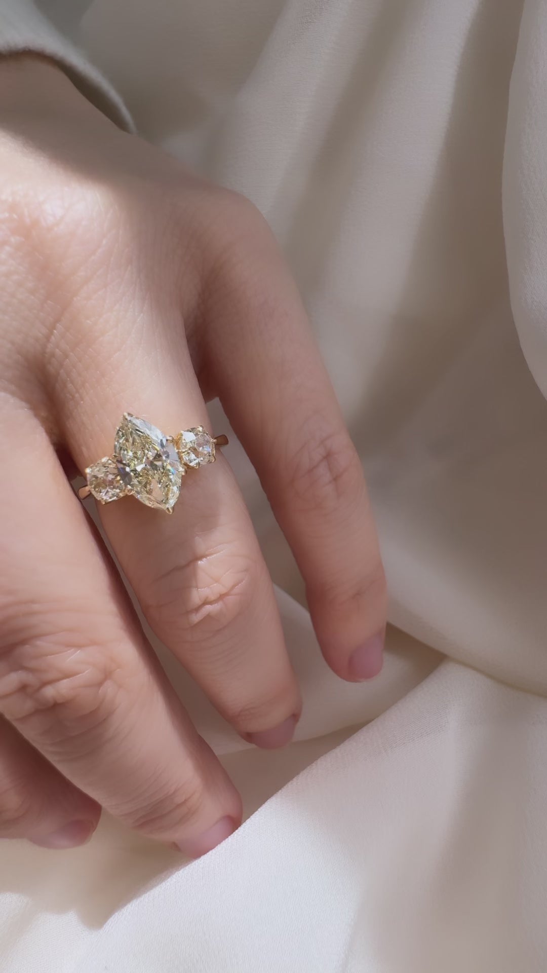 m-z color, si-i clarity diamond in yellow gold setting