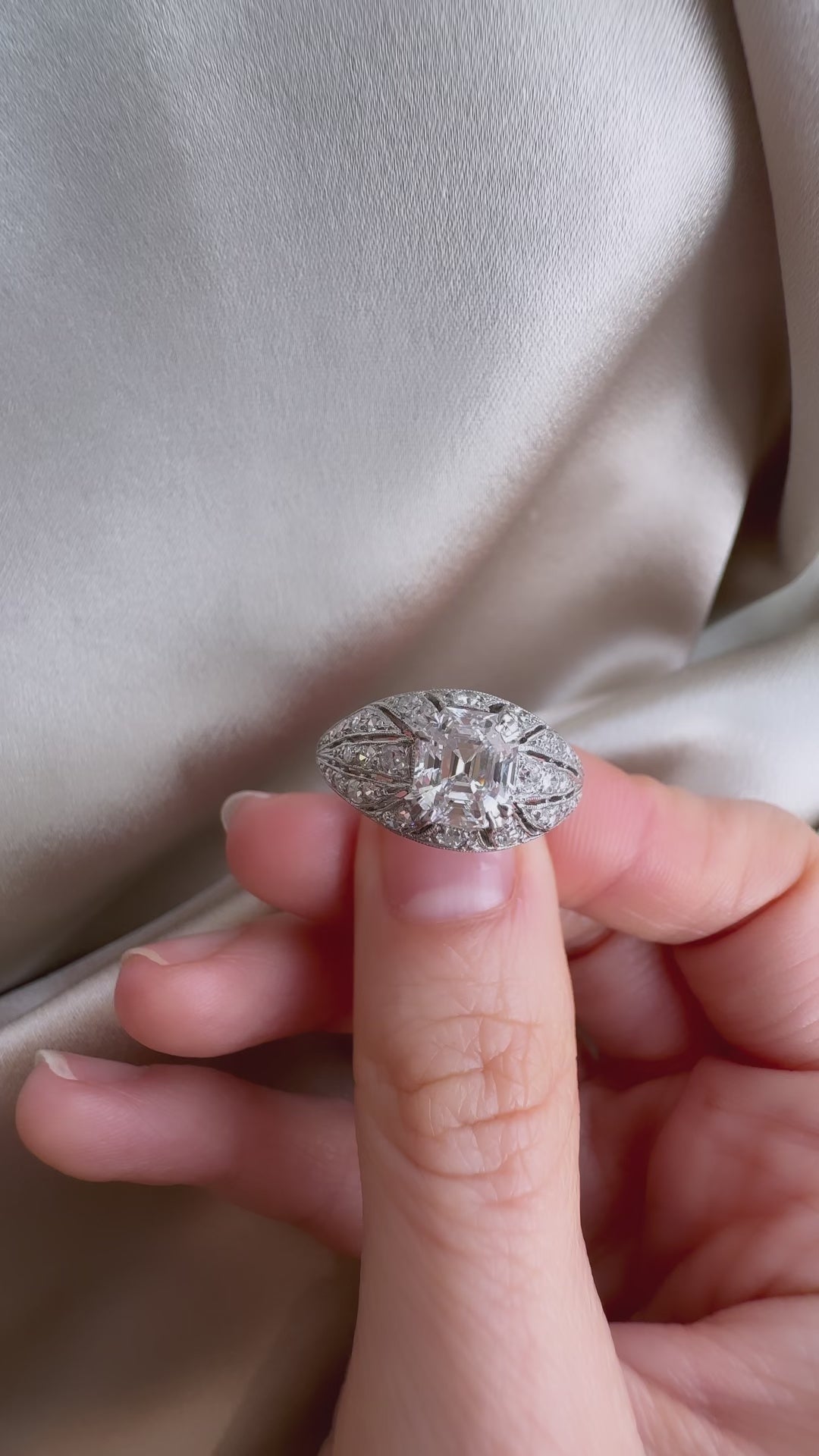 d-e-f color, vvs clarity diamond in platinum setting