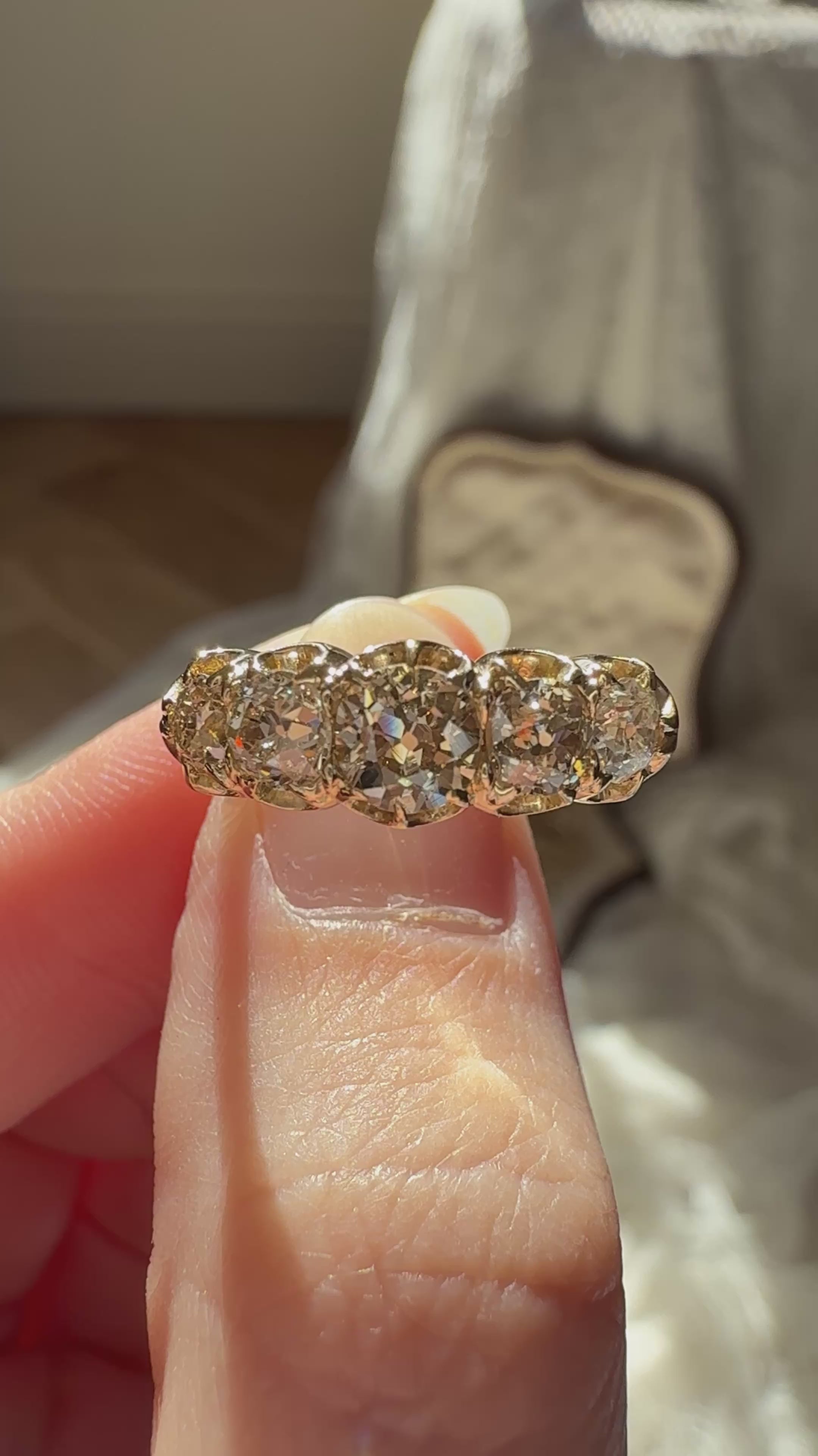m-z color, si-i clarity diamond in yellow gold setting