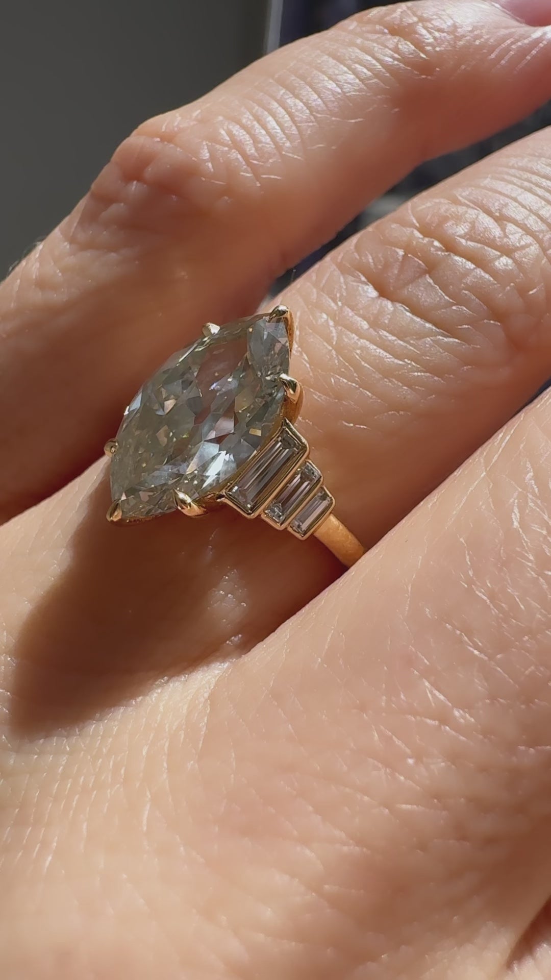 fancy color, si-i clarity diamond in yellow gold setting