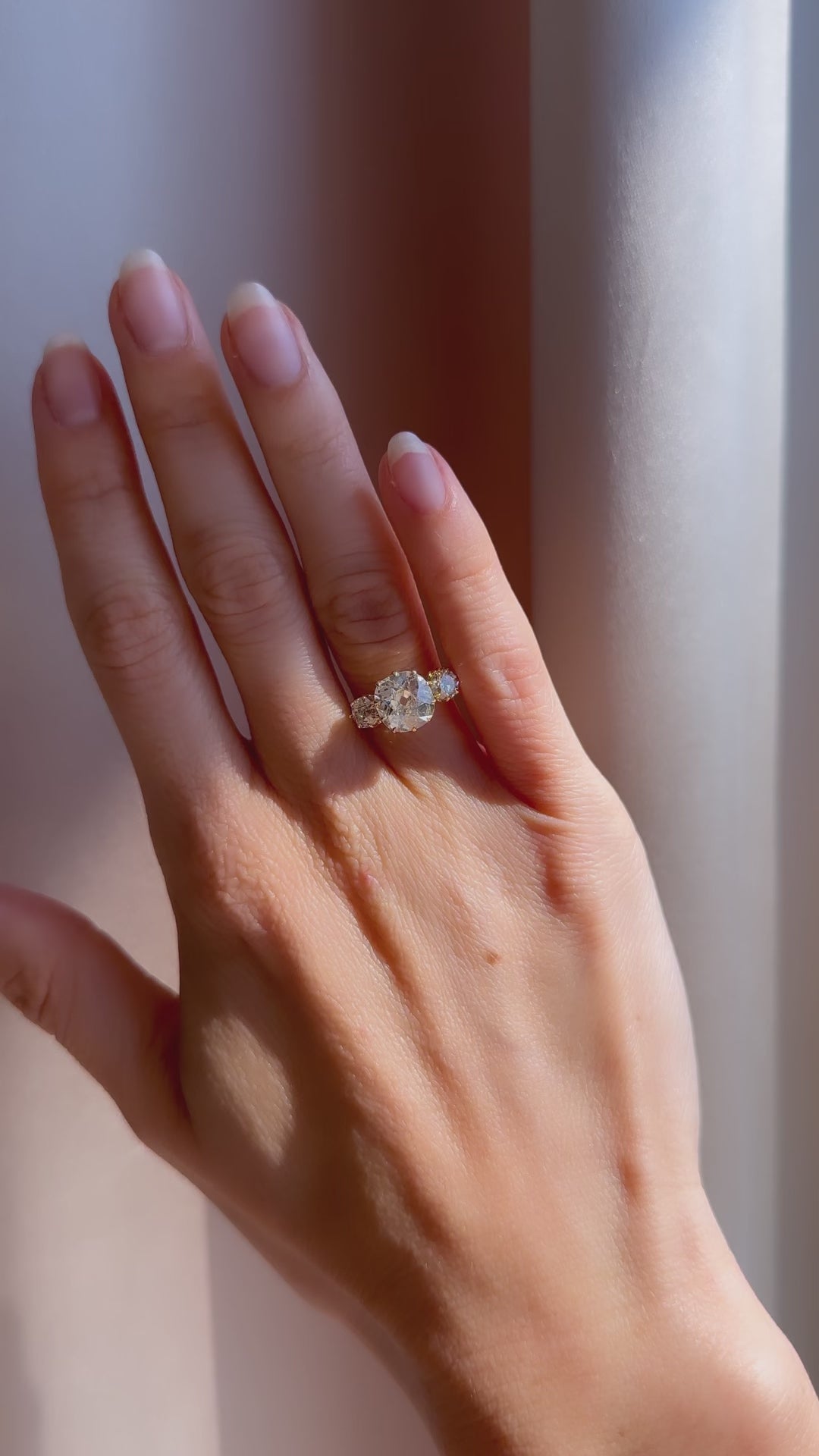 j-k-l color, si-i clarity diamond in yellow gold setting