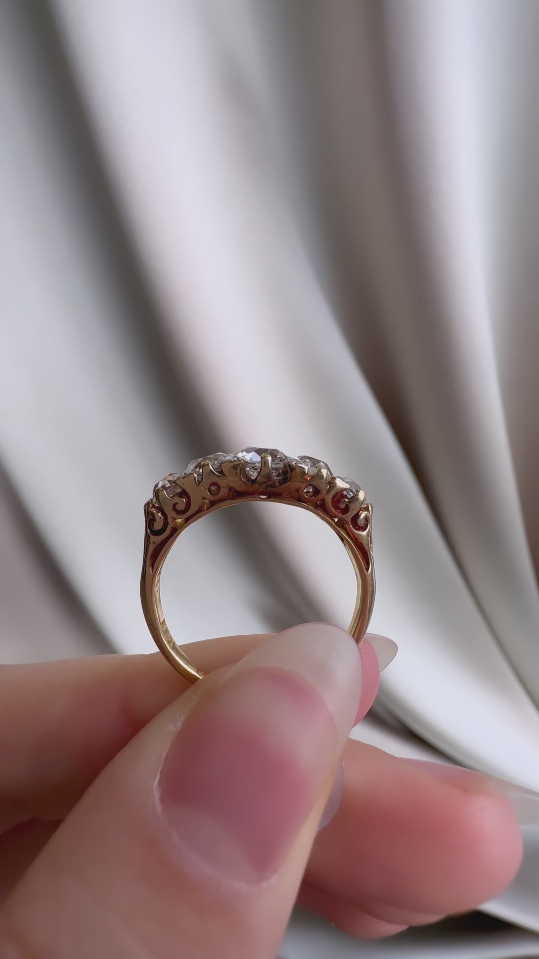 g-h-i color, vs clarity diamond in yellow gold setting